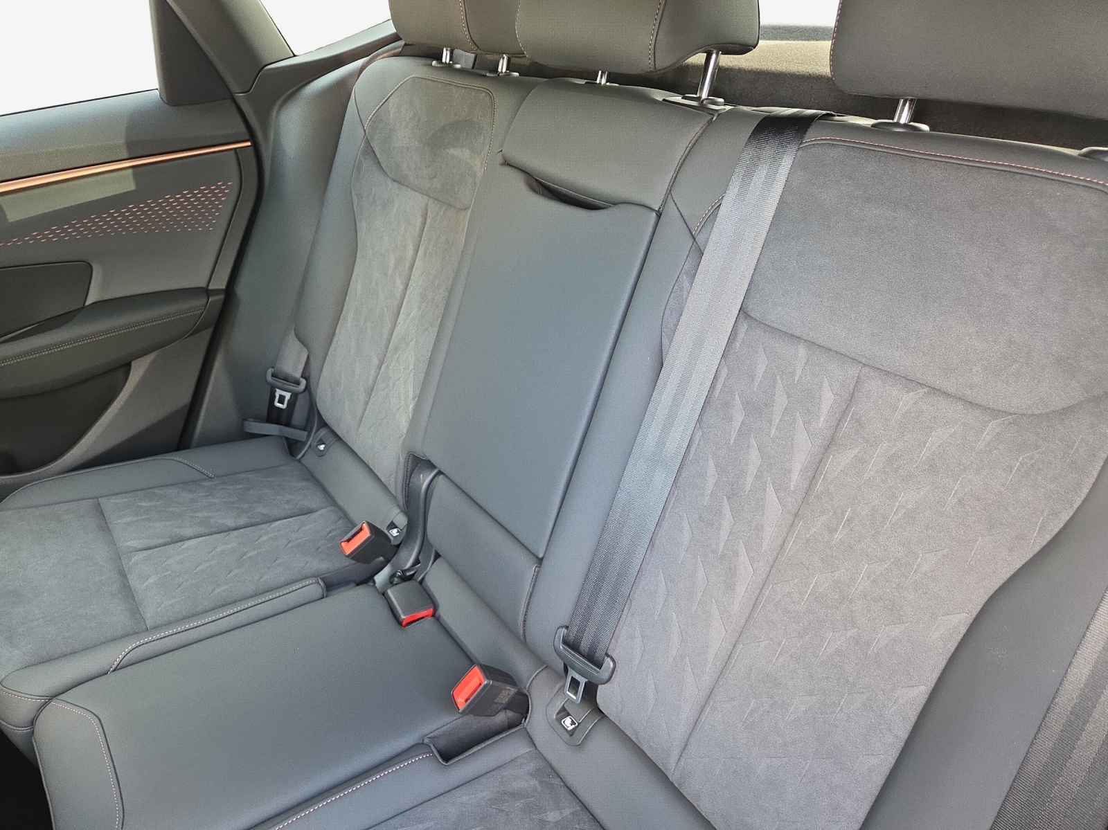 CUPRA Terramar 1.5 eHybrid DSG VZ-image-11