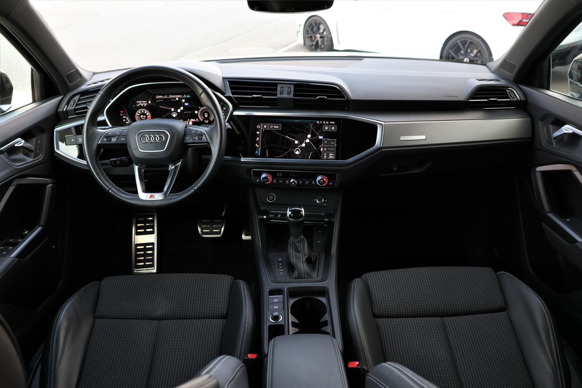 AUDI Q3 Sportback 35 TFSI S line Attraction S-tronic (CH)-image-15