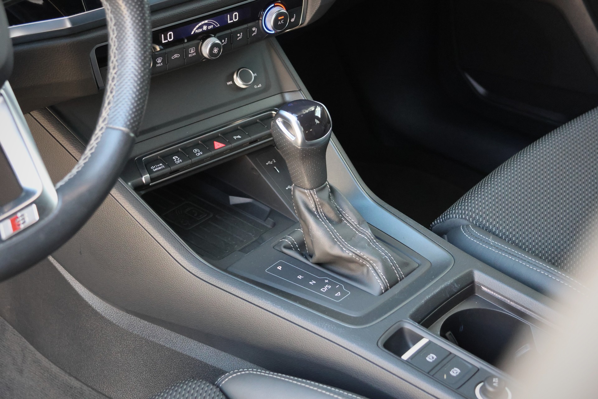 AUDI Q3 Sportback 35 TFSI S line Attraction S-tronic (CH)-image-11