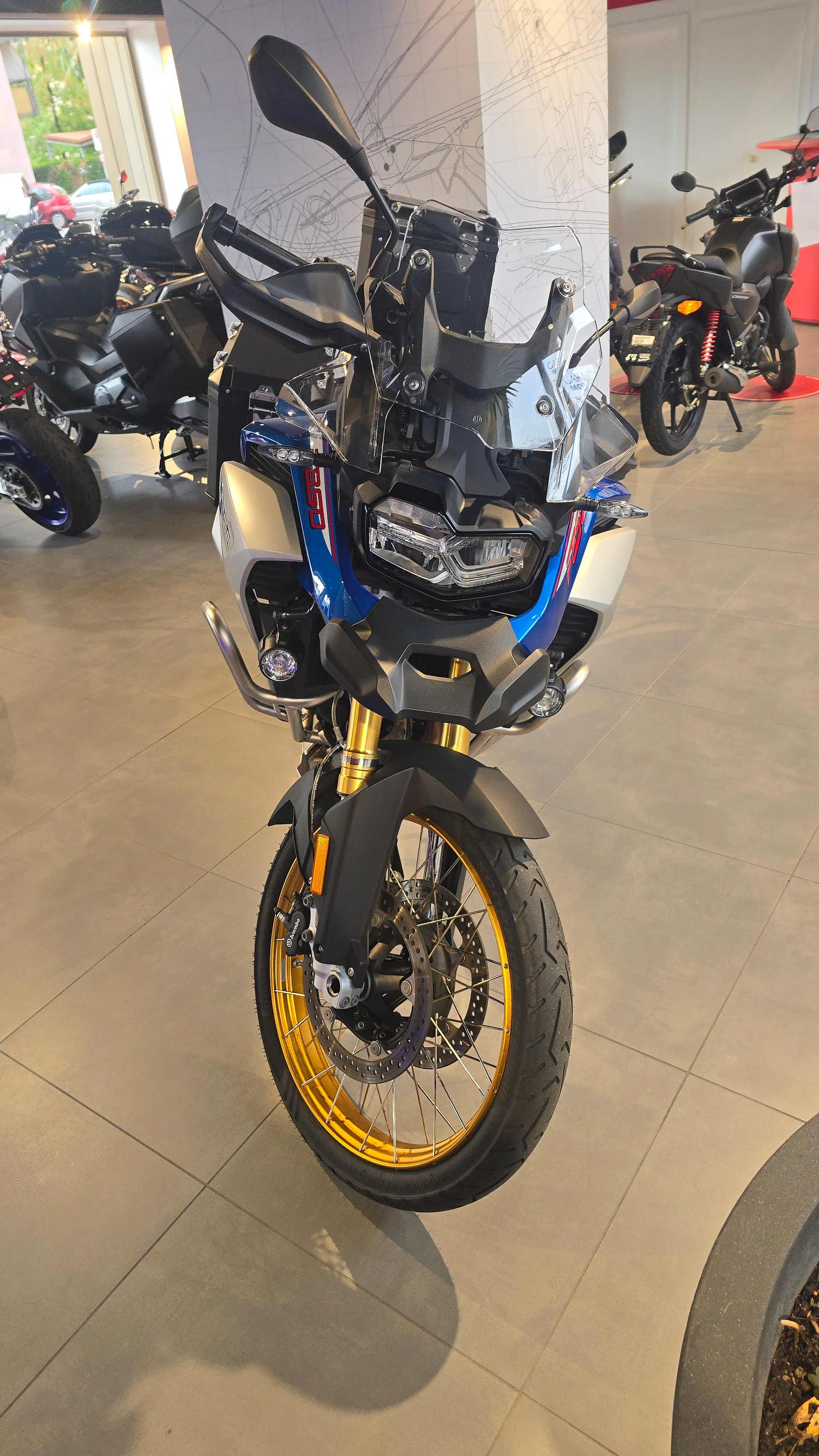 BMW F 850 GS Adventure ABS-image-1