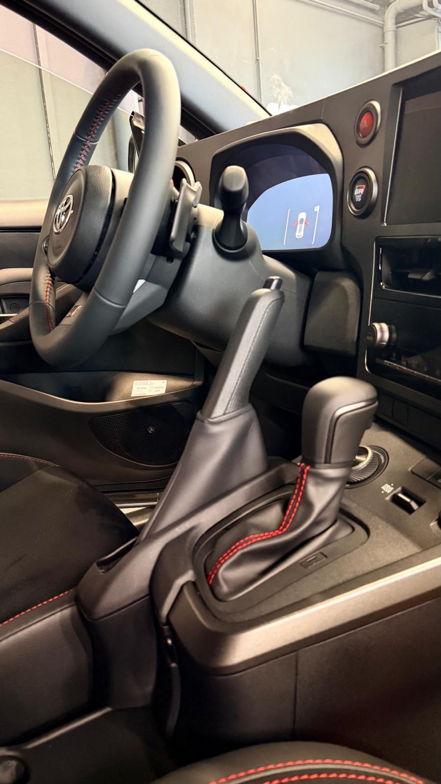 TOYOTA Yaris 1.6 GR Sport-image-1