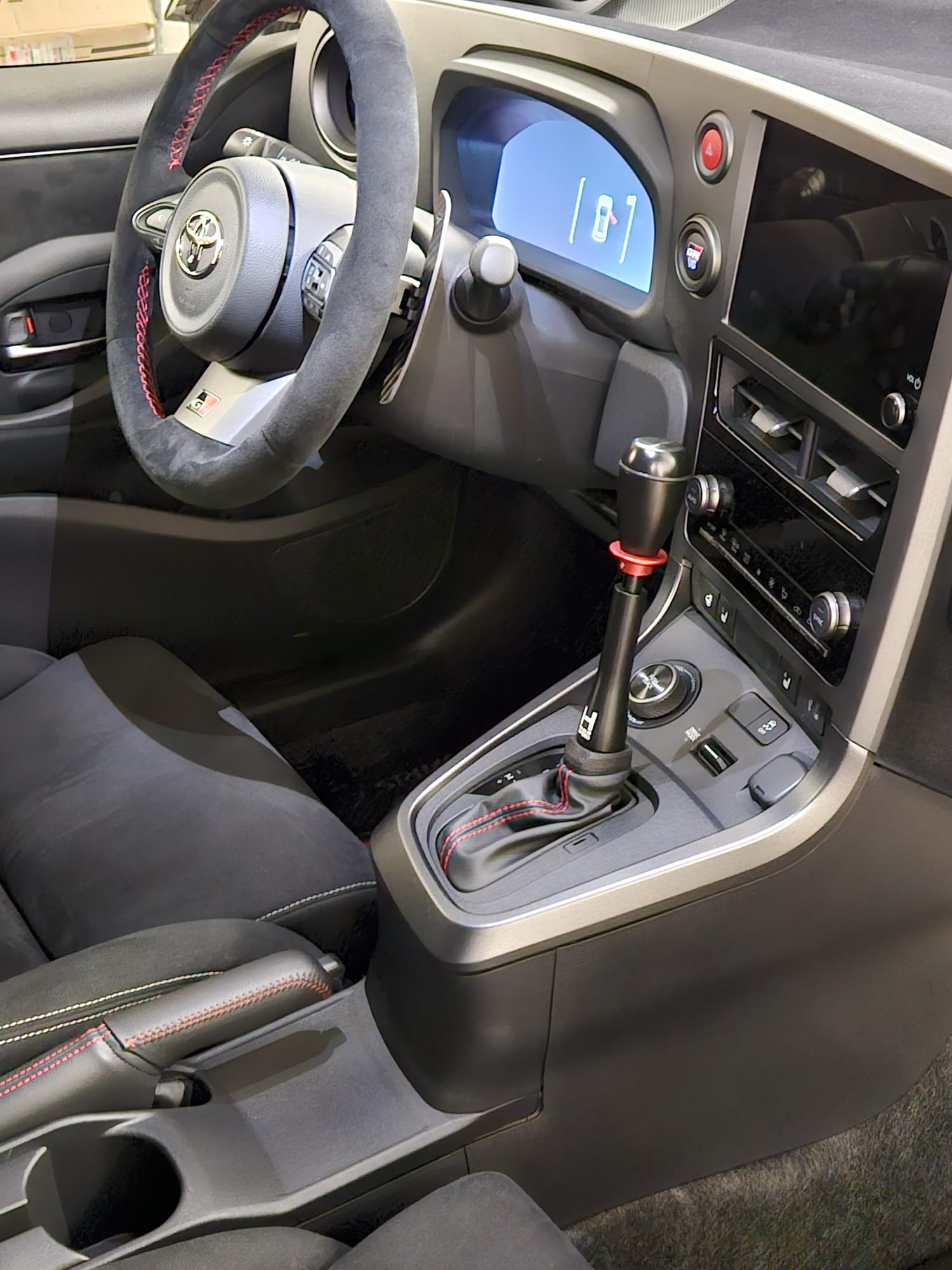 TOYOTA Yaris 1.6 GR Sport-image-6
