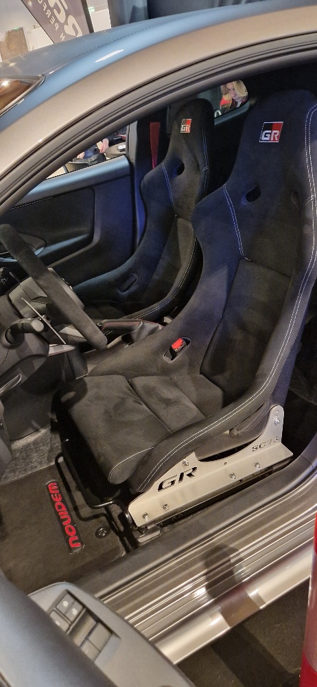 TOYOTA Yaris 1.6 GR Sport-image-9