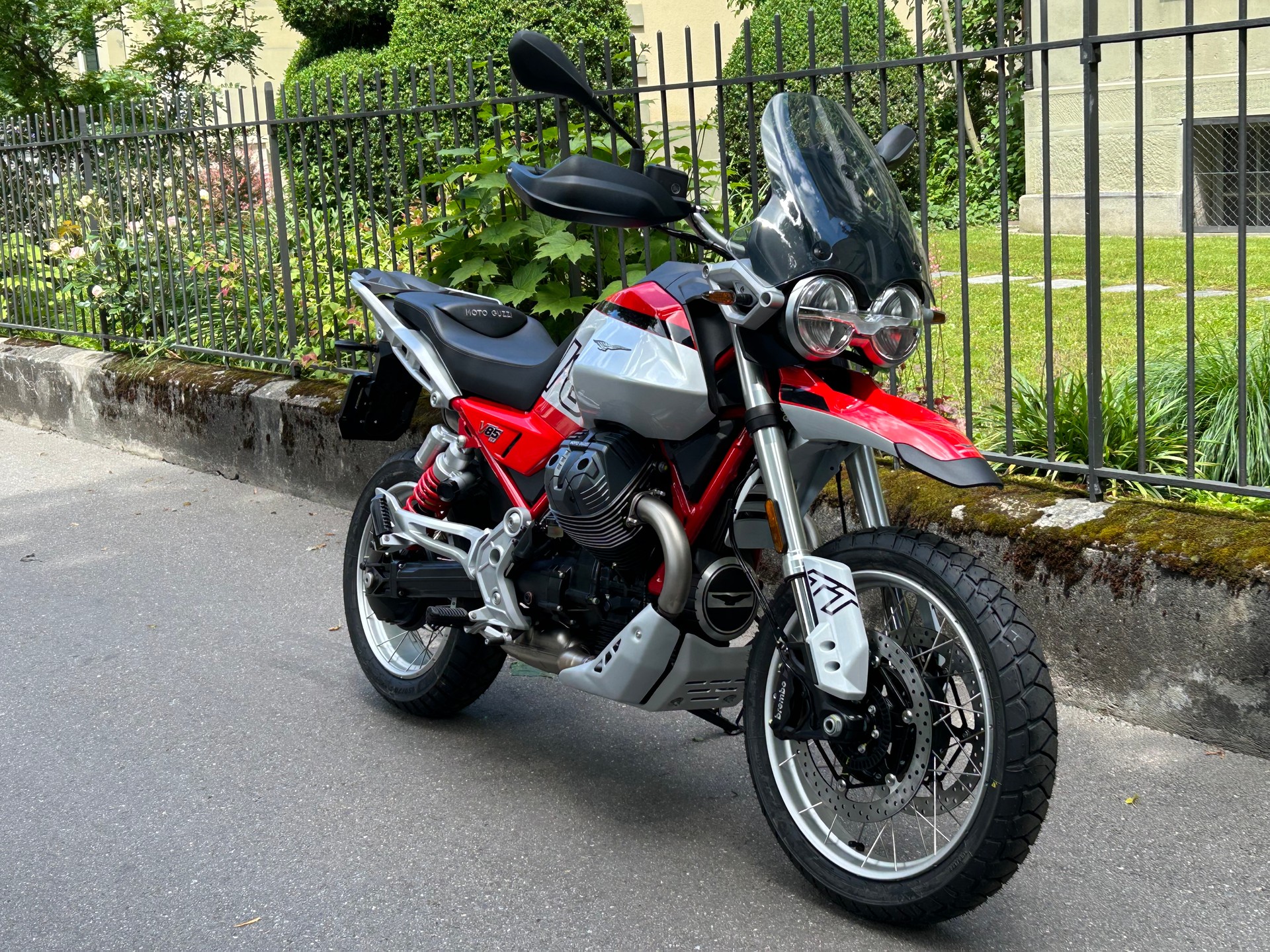 MOTO GUZZI V85 TT EU5+-image-2