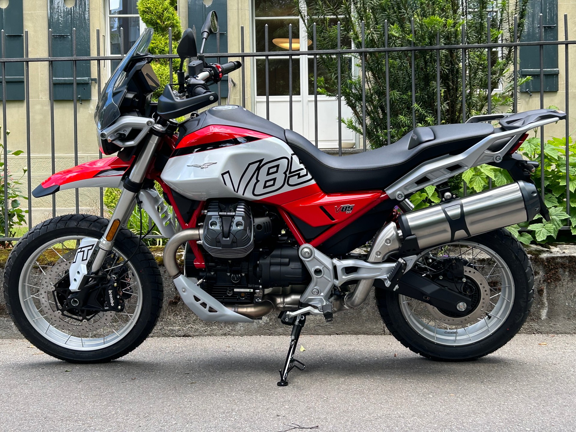 MOTO GUZZI V85 TT EU5+-image-1