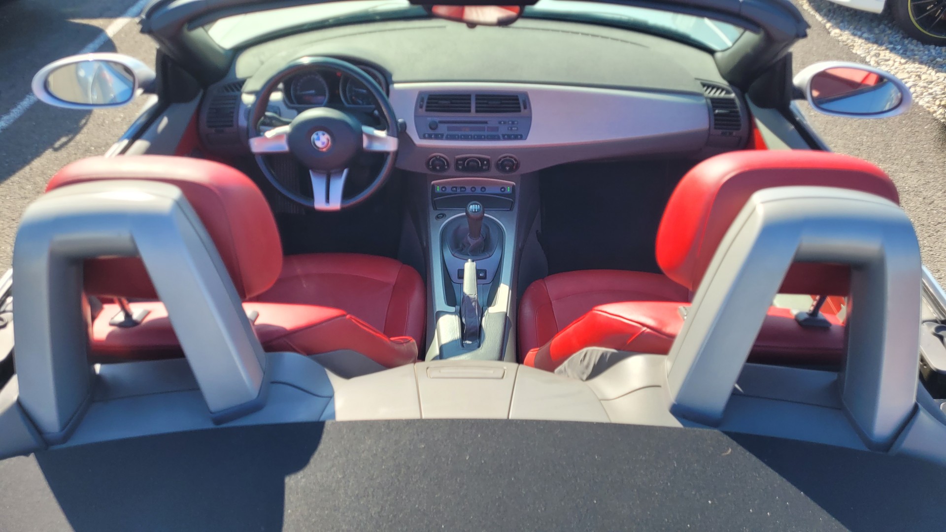 BMW Z4 2.5i Roadster-image-13