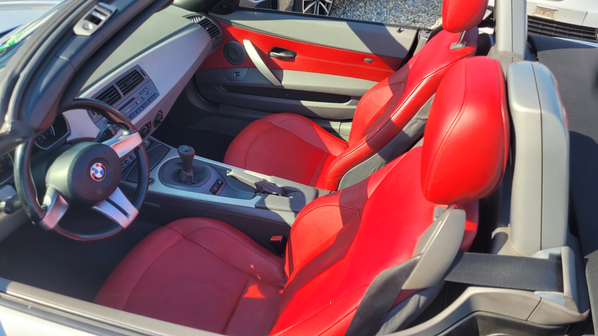 BMW Z4 2.5i Roadster-image-9