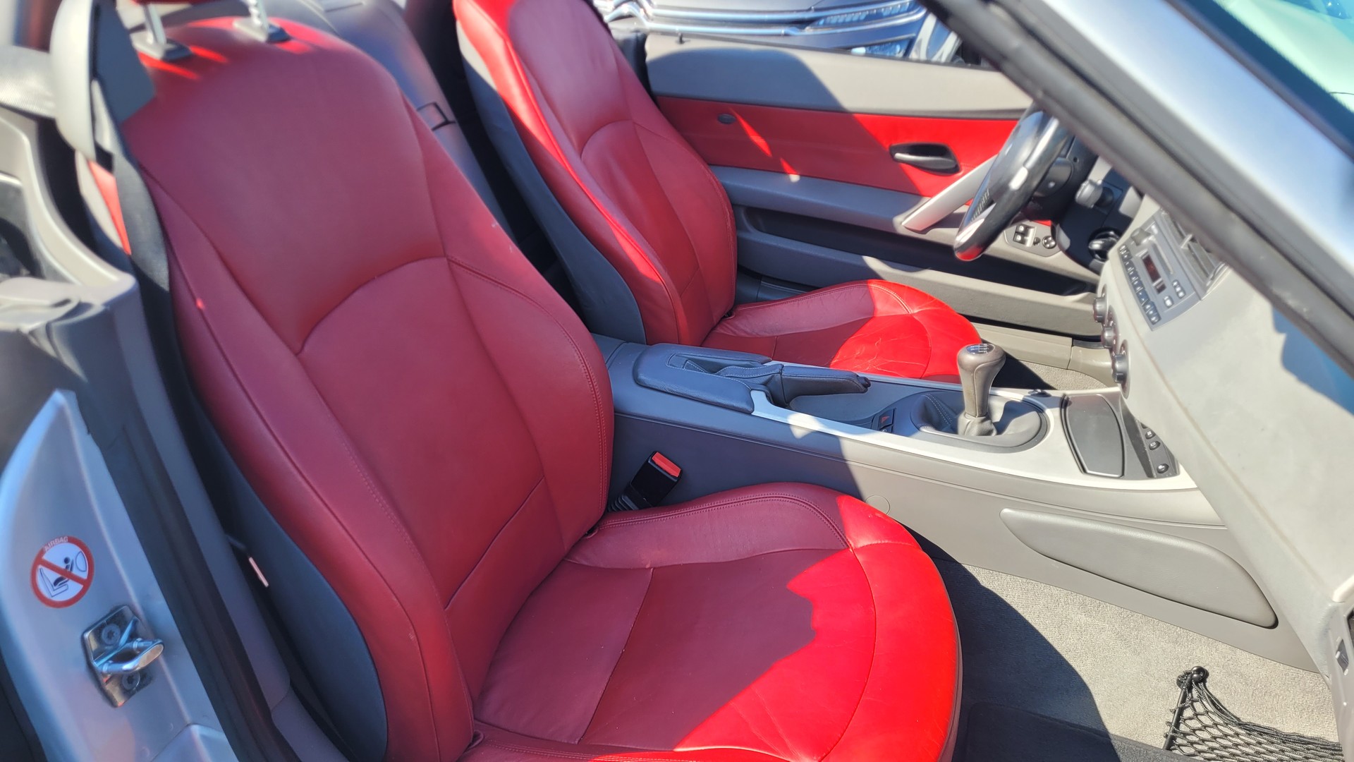BMW Z4 2.5i Roadster-image-10