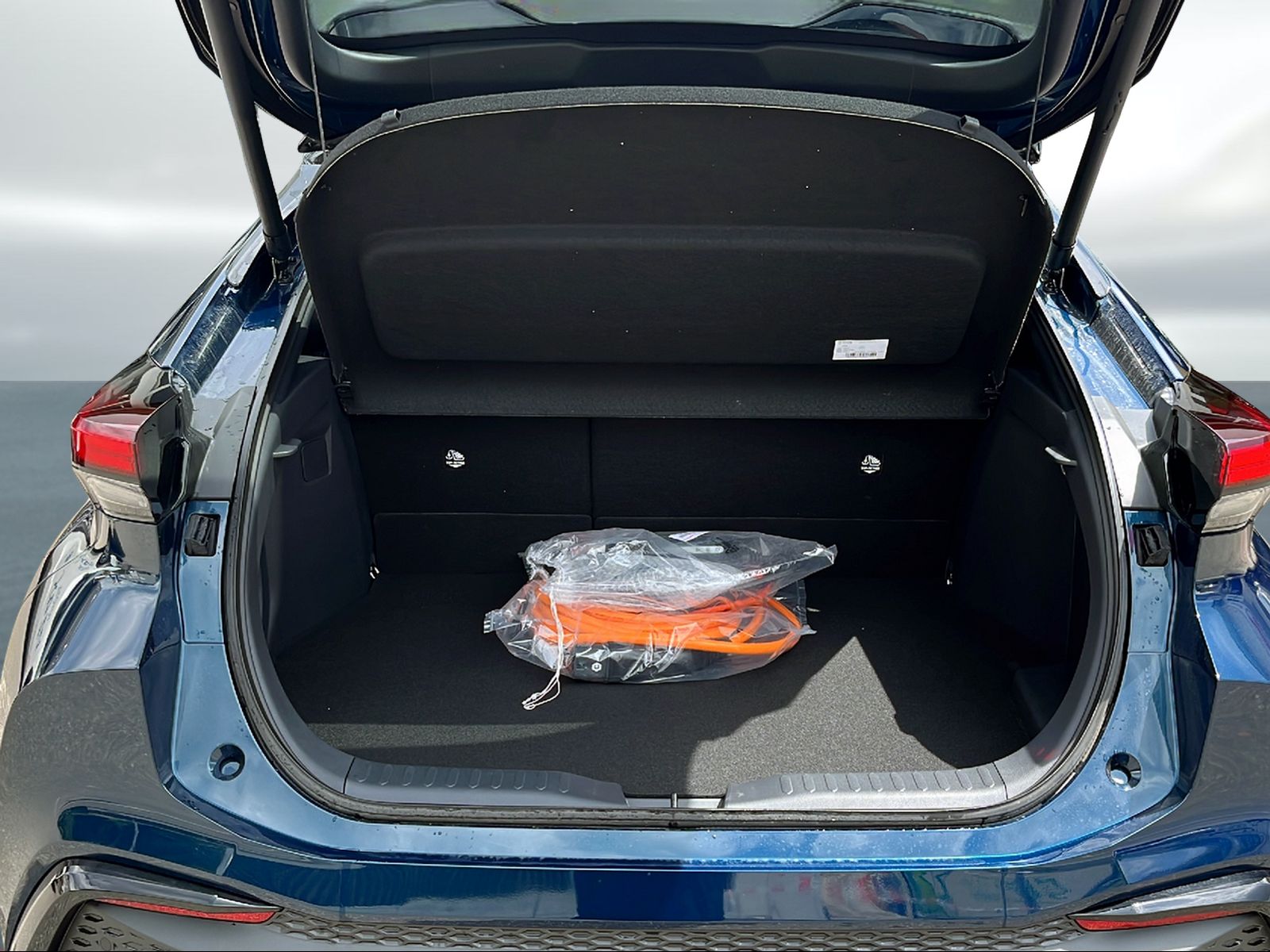 TOYOTA C-HR 2.0 PHEV CVT GR Sport-image-6
