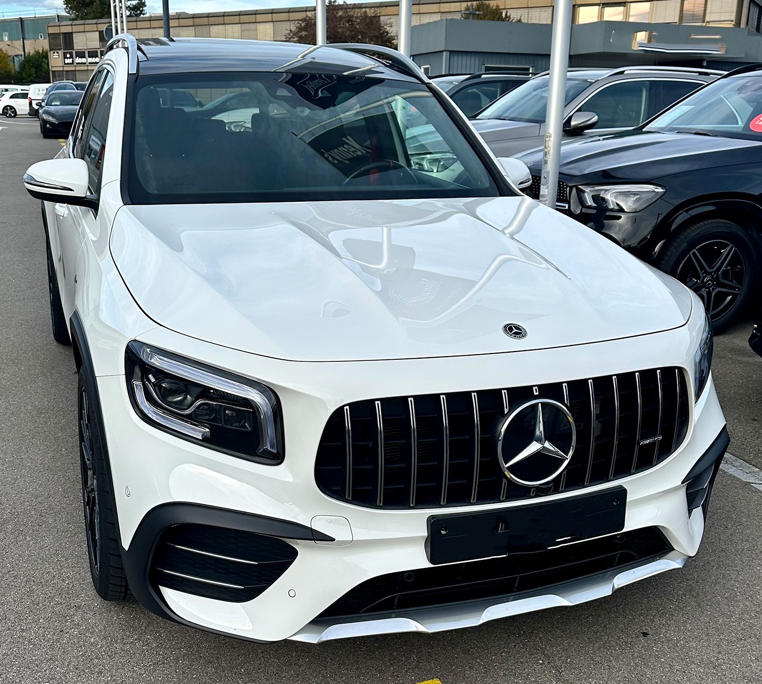 MERCEDES-BENZ GLB 35 AMG 4Matic 8G-Tronic-image-5