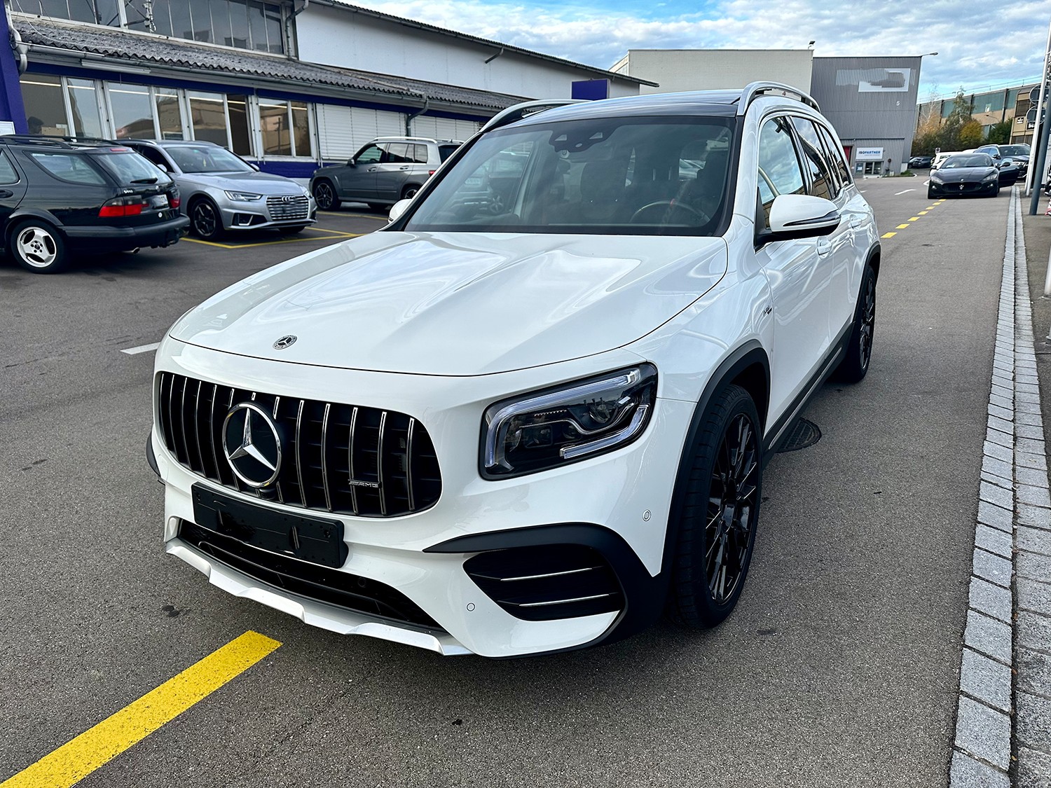 MERCEDES-BENZ GLB 35 AMG 4Matic 8G-Tronic-image-6