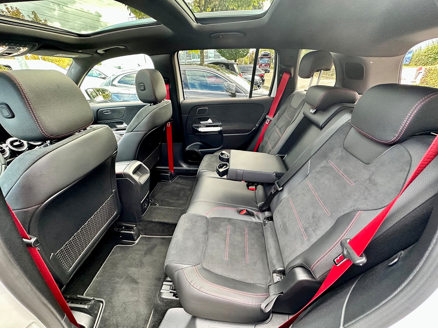 MERCEDES-BENZ GLB 35 AMG 4Matic 8G-Tronic-image-3