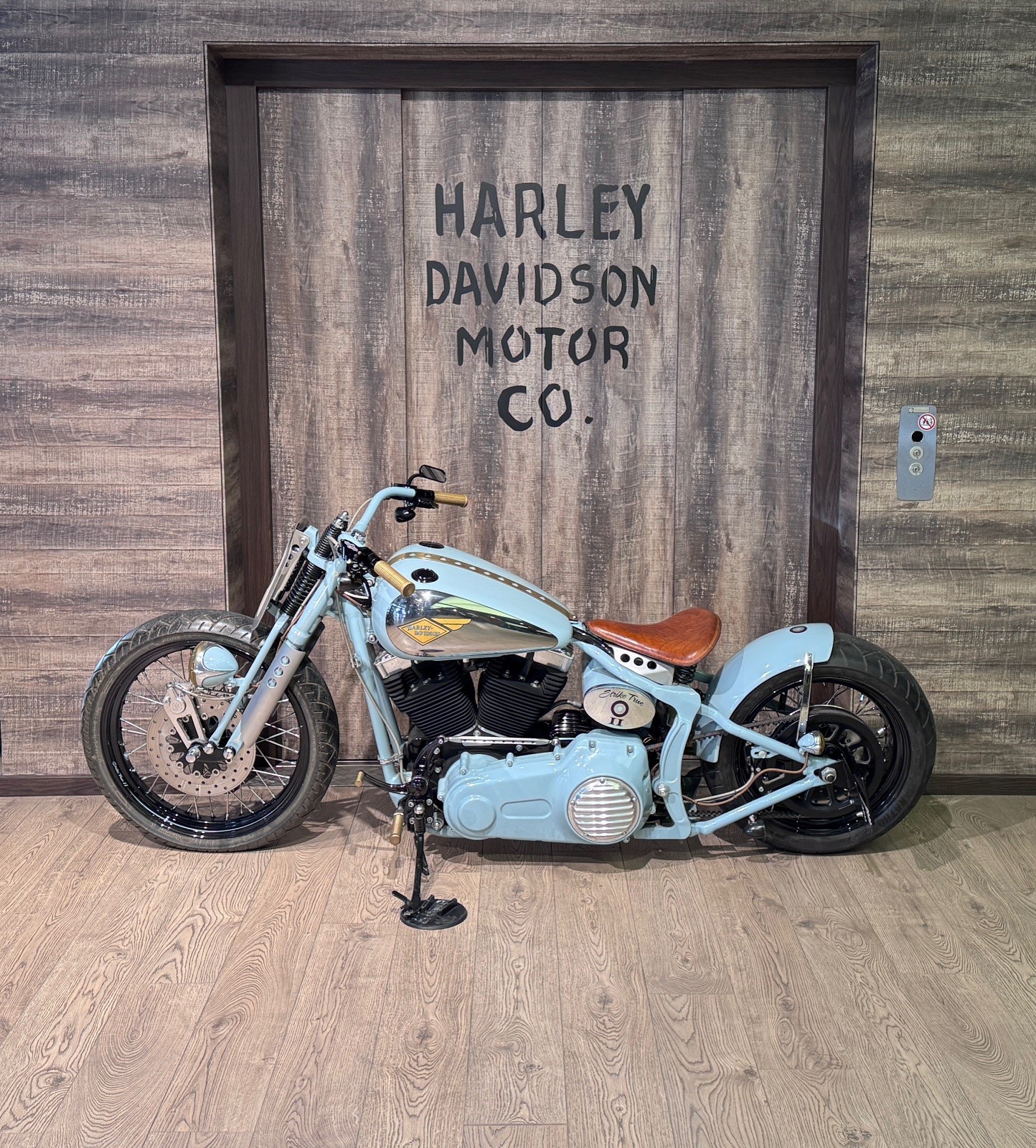 HARLEY-DAVIDSON FLSTSB X-Bone-image-3