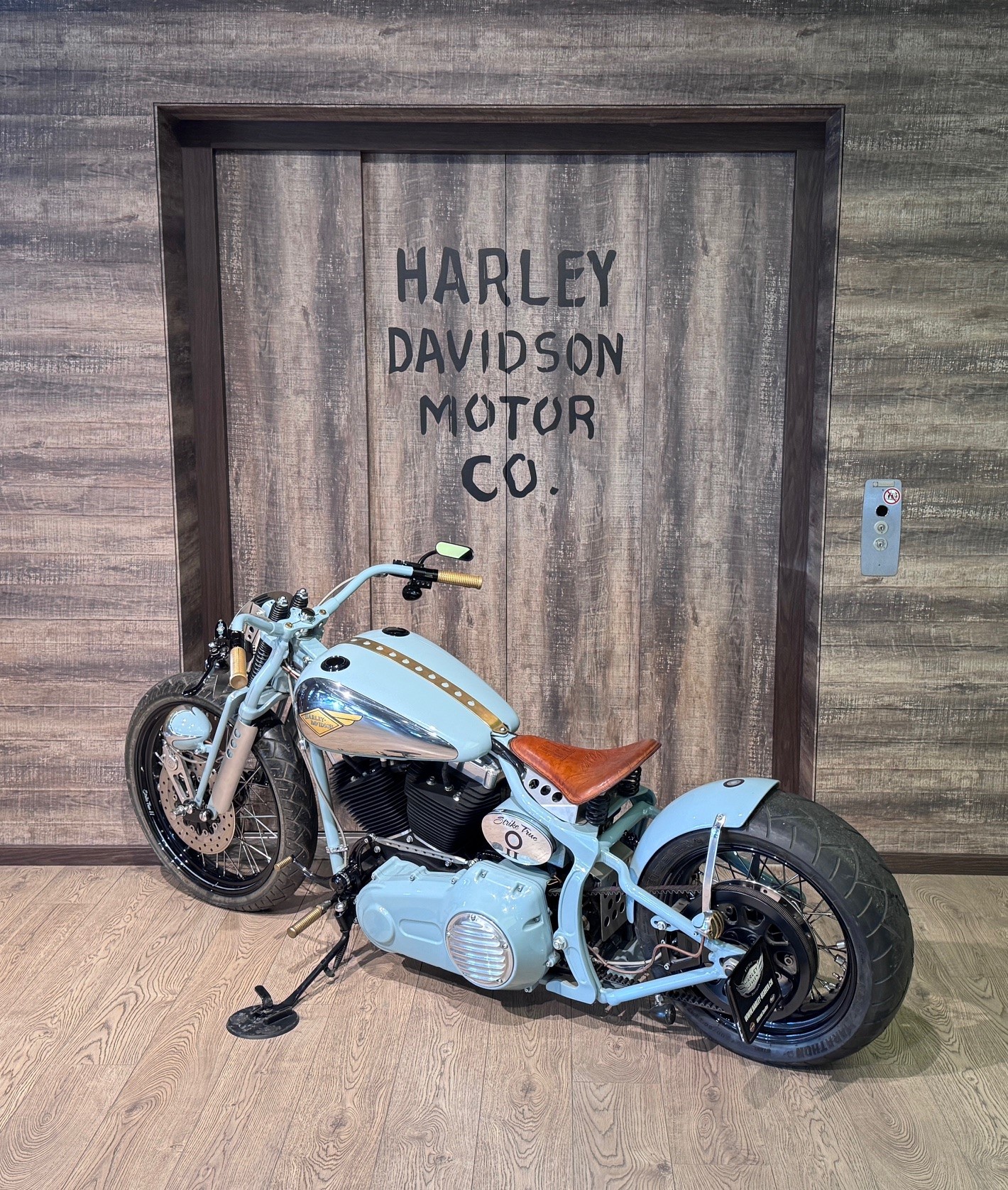 HARLEY-DAVIDSON FLSTSB X-Bone-image-4