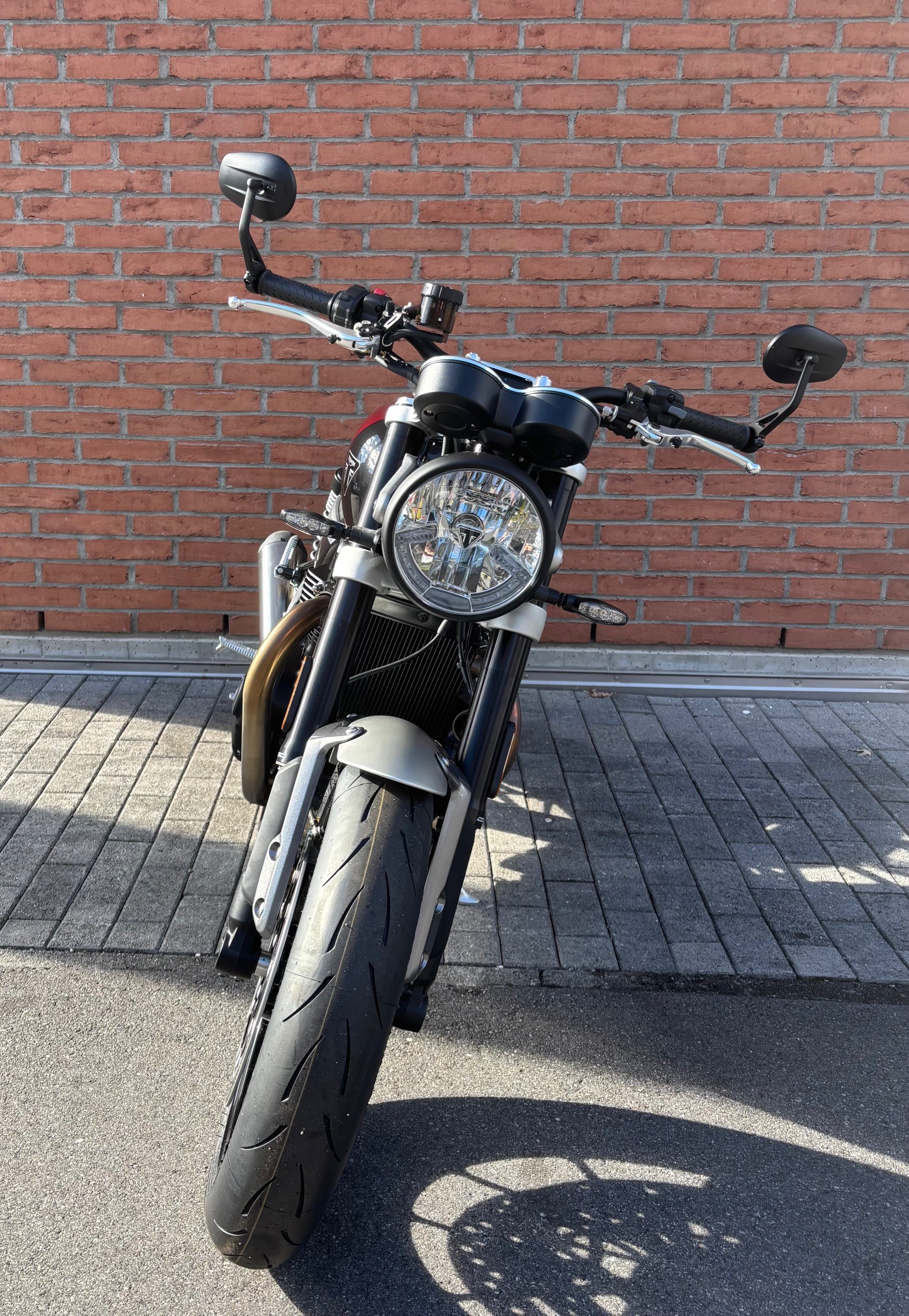 TRIUMPH Speed Twin 1200-image-2