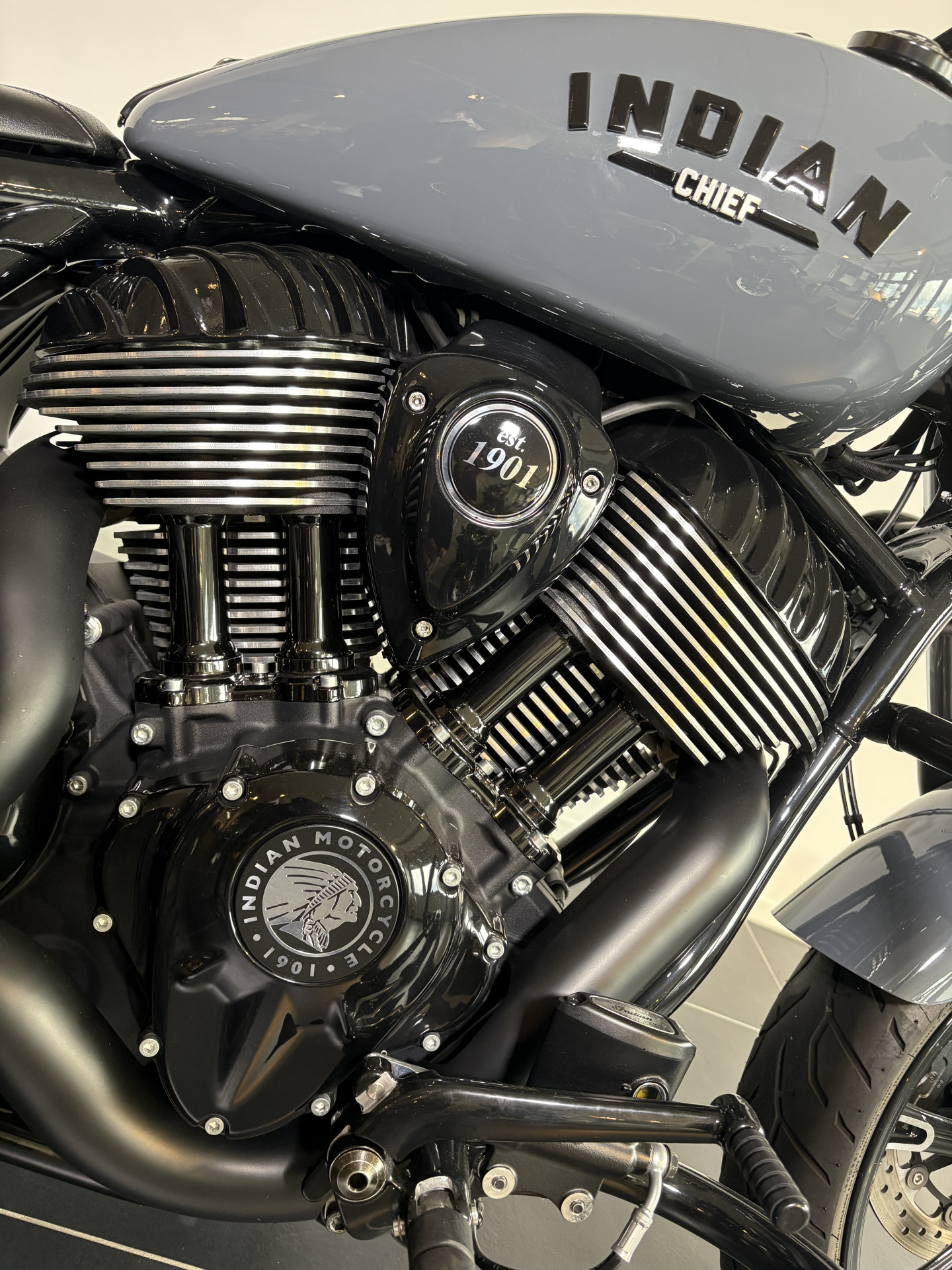 INDIAN Chief Dark Horse-showroom-element-3