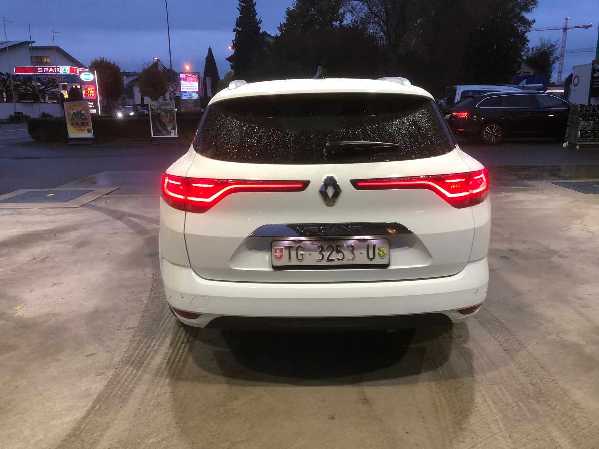 RENAULT Mégane Grandtour 1.3 16V Turbo Techno EDC-image-4