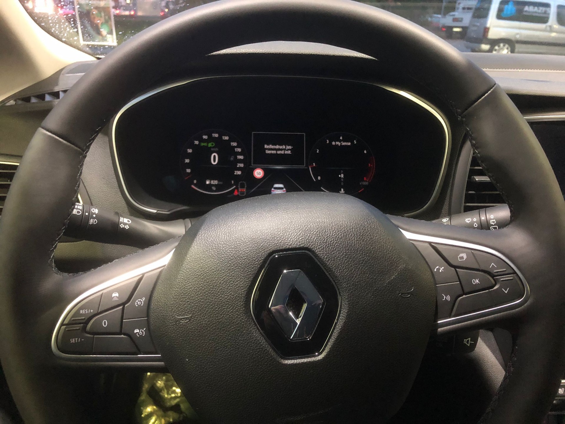 RENAULT Mégane Grandtour 1.3 16V Turbo Techno EDC-image-11