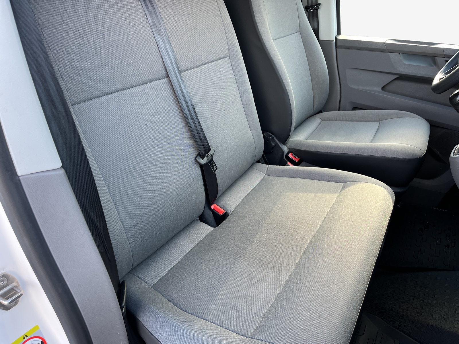 VW T6.1 2.0 TDI 4Motion-image-15