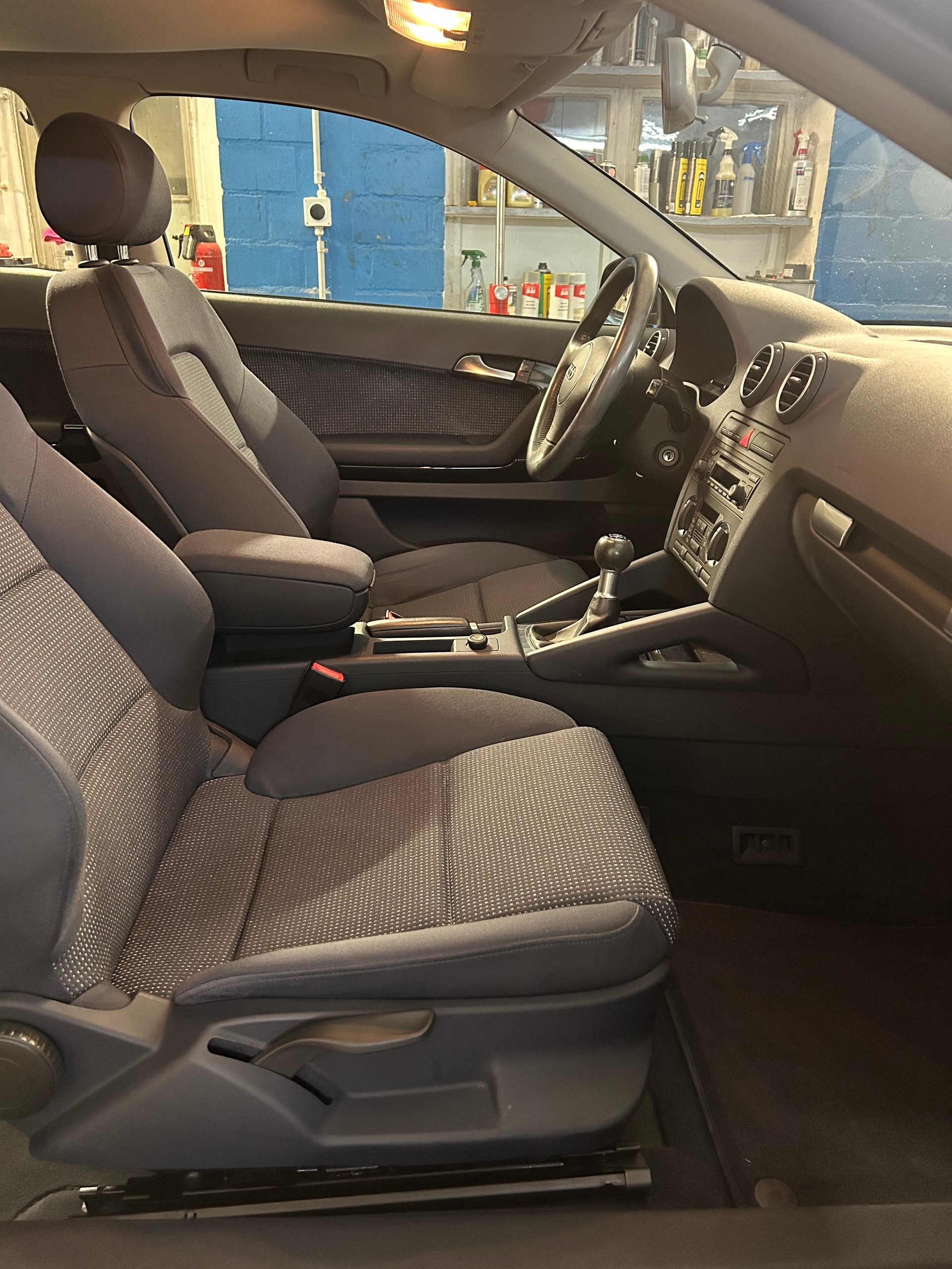 AUDI A3 2.0 FSI Attraction-image-8
