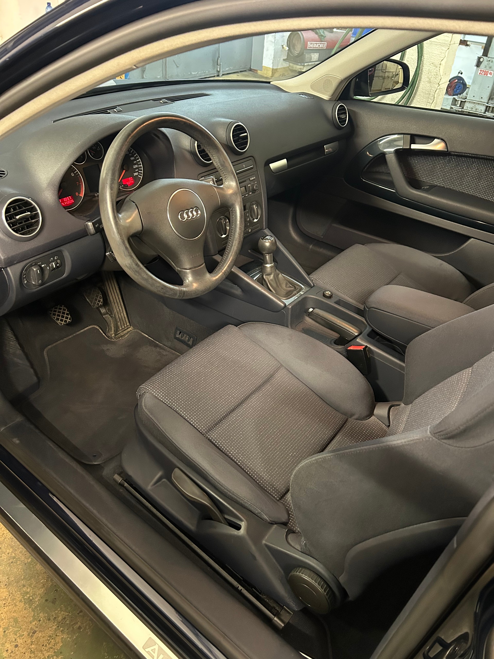 AUDI A3 2.0 FSI Attraction-image-7