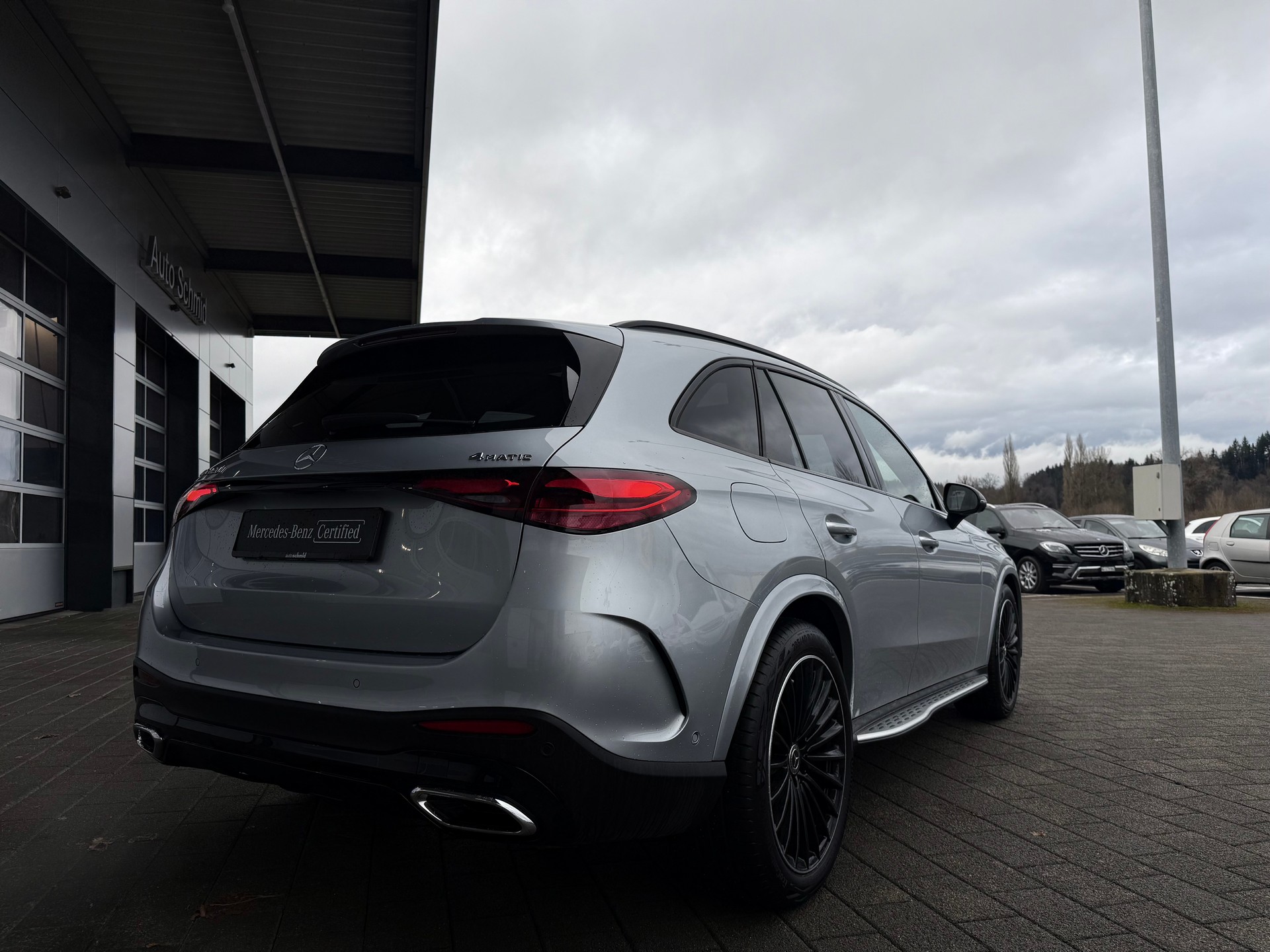 MERCEDES-BENZ GLC 220 d AMG Line 4Matic 9G-Tronic-showroom-element-1