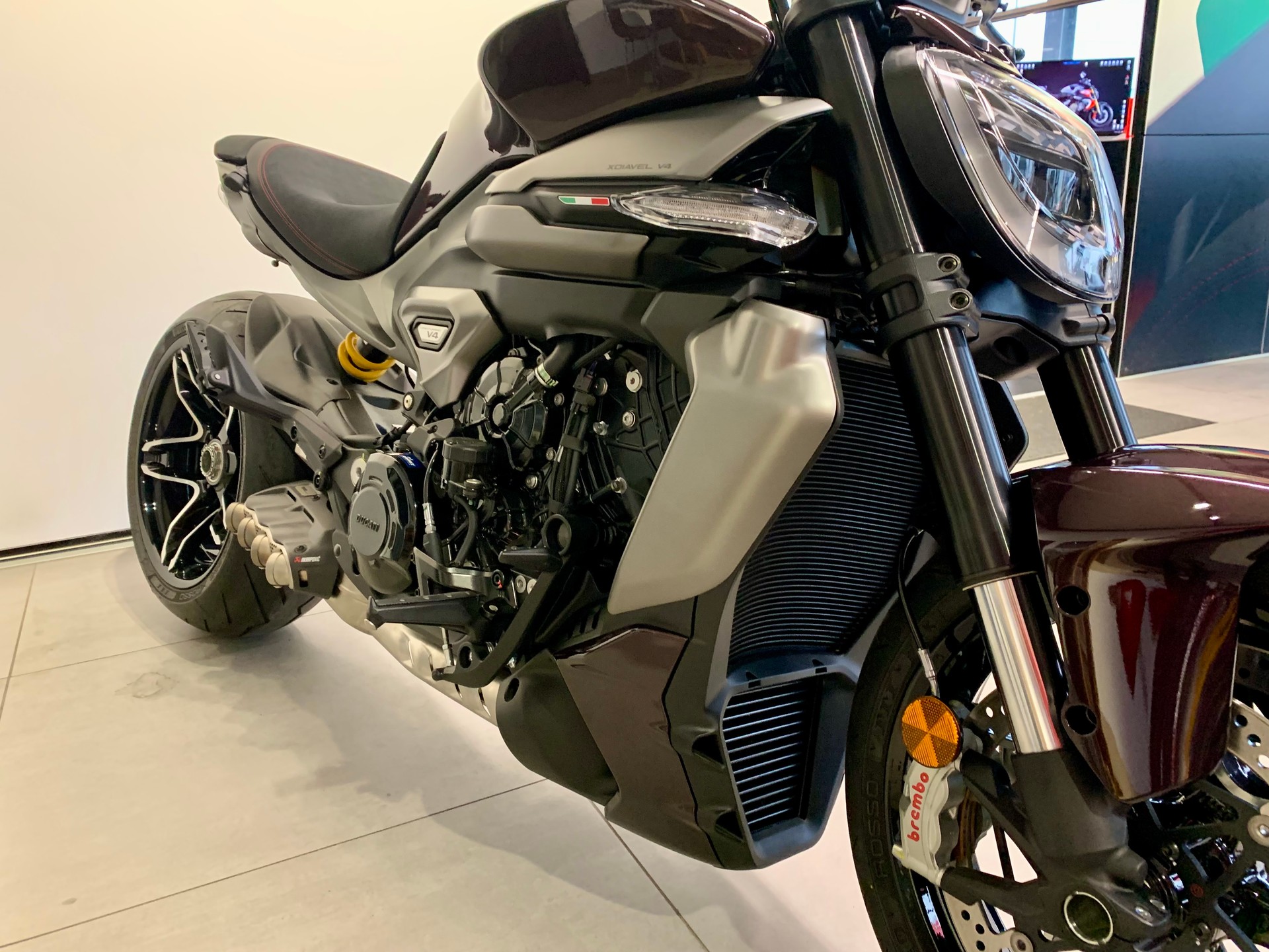 DUCATI X Diavel V4-image-5