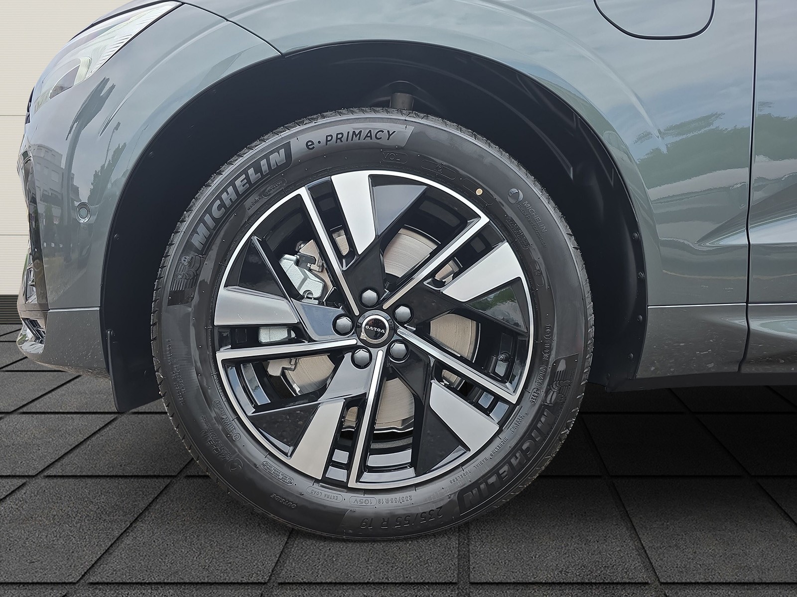 VOLVO XC60 2.0 T6 TE Plus Dark eAWD-image-4