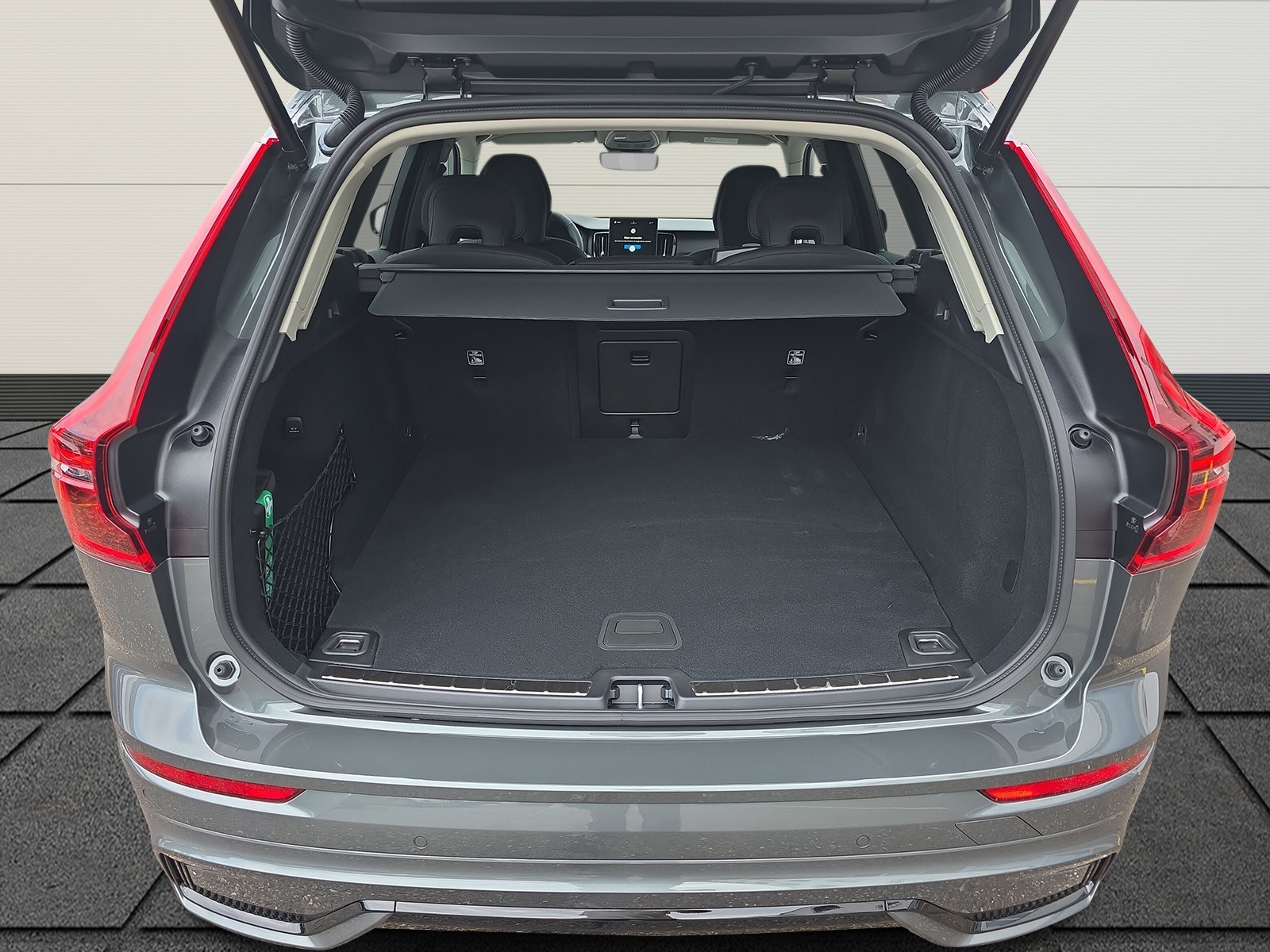 VOLVO XC60 2.0 T6 TE Plus Dark eAWD-image-15