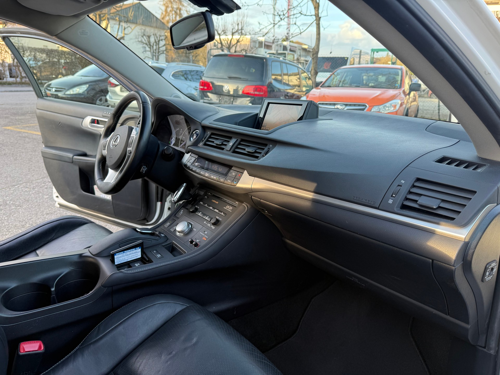 LEXUS CT 200h 1.8 excellence CVT-image-5