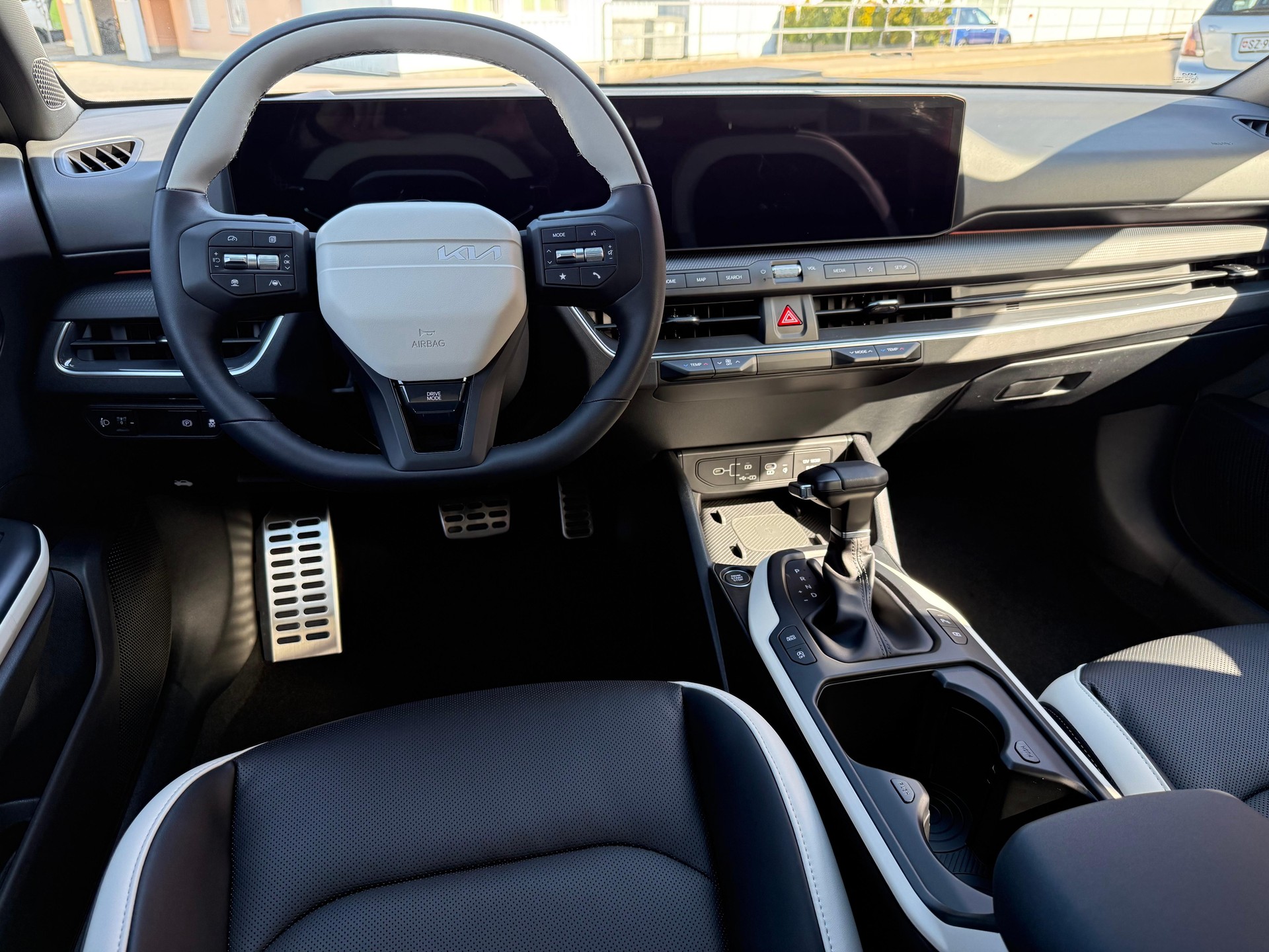 KIA K4 1.6 T-GDi GT-Line-image-2
