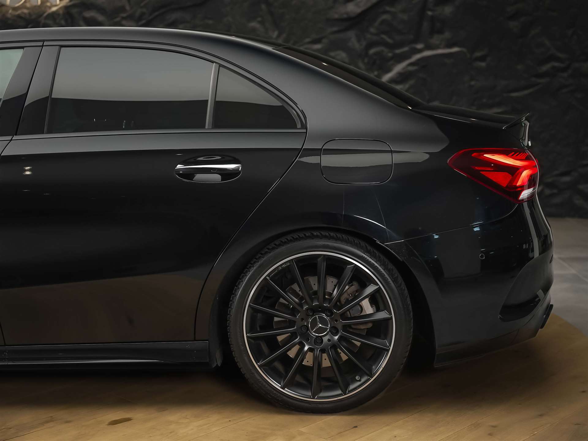 MERCEDES-BENZ A 35 AMG 4Matic Speedshift *Limousine*CH Auto*el. Sitze*360° Kamera*-image-17