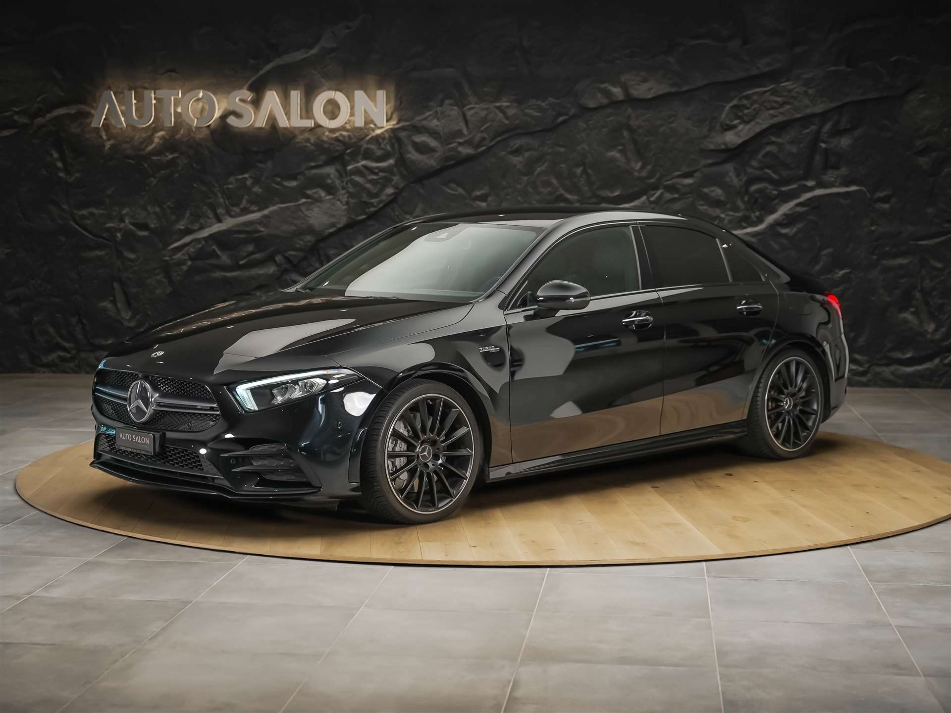 MERCEDES-BENZ A 35 AMG 4Matic Speedshift *Limousine*CH Auto*el. Sitze*360° Kamera*-showroom-element-1