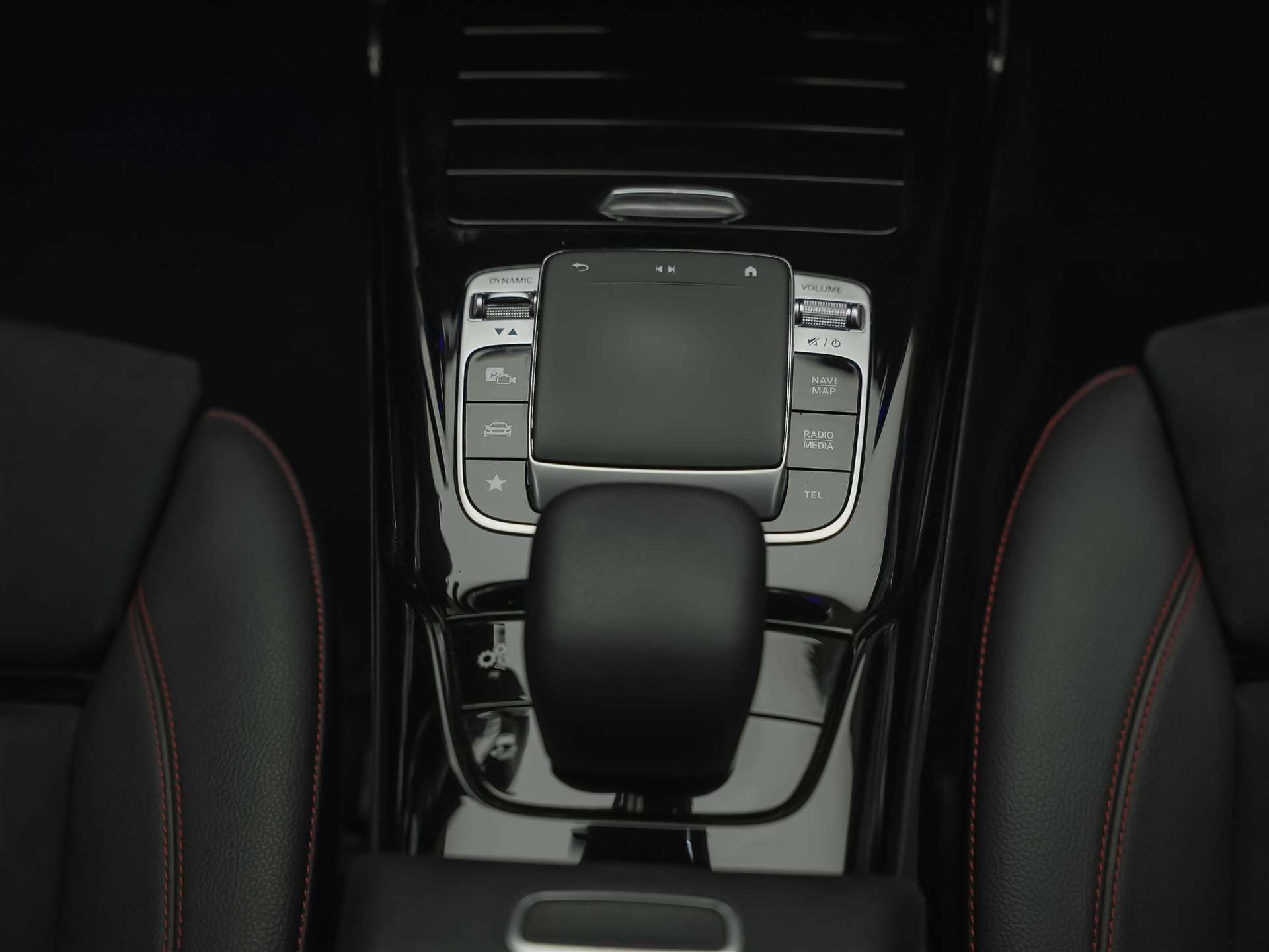 MERCEDES-BENZ A 35 AMG 4Matic Speedshift *Limousine*CH Auto*el. Sitze*360° Kamera*-image-28