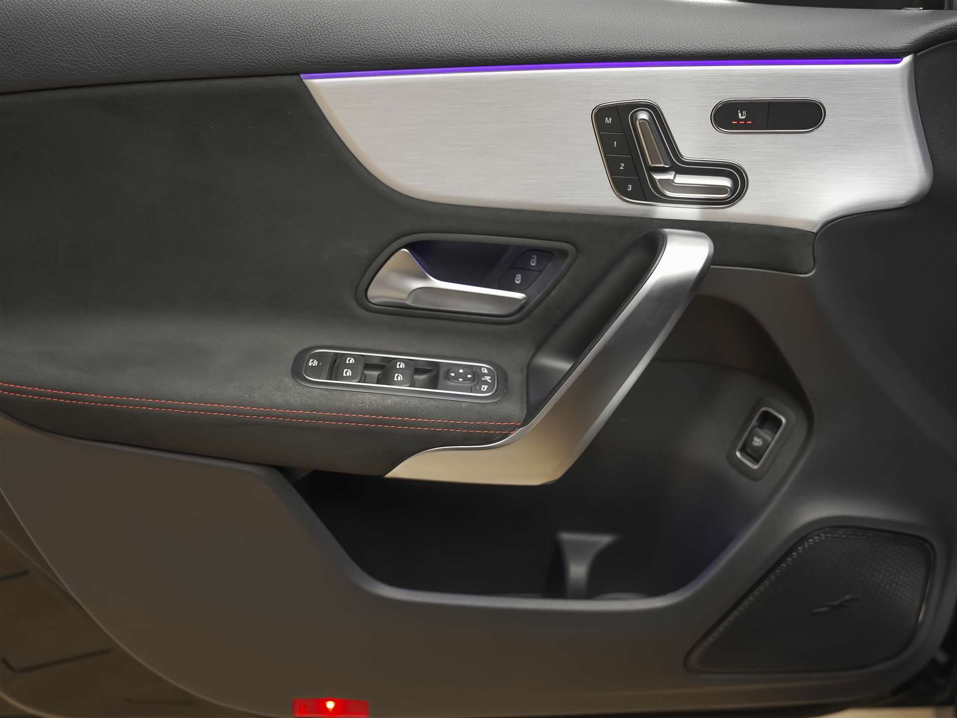 MERCEDES-BENZ A 35 AMG 4Matic Speedshift *Limousine*CH Auto*el. Sitze*360° Kamera*-image-19