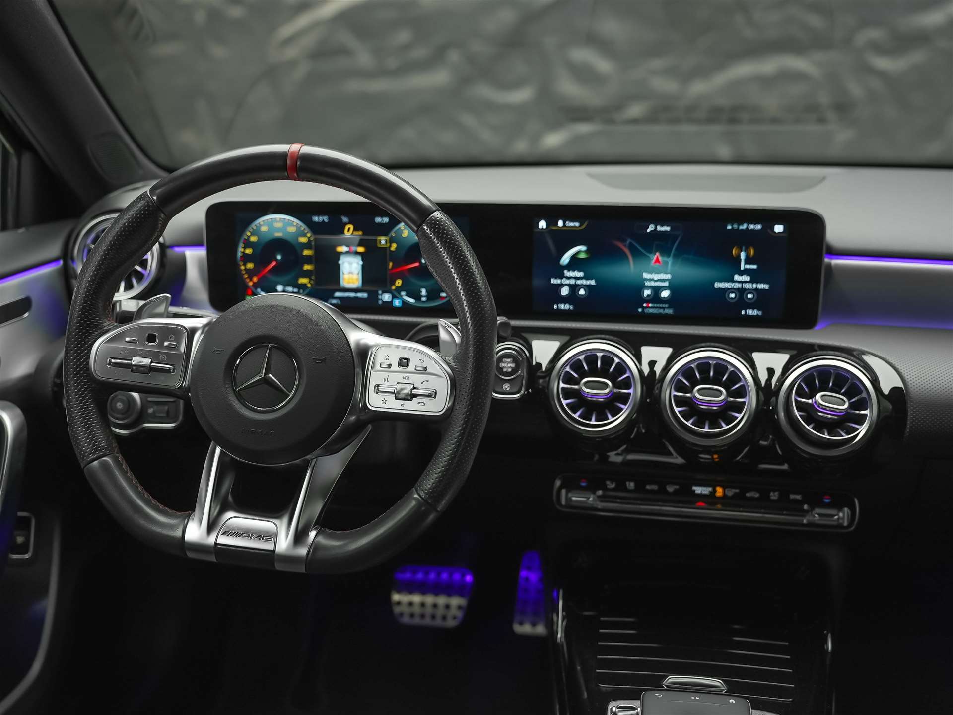 MERCEDES-BENZ A 35 AMG 4Matic Speedshift *Limousine*CH Auto*el. Sitze*360° Kamera*-image-25