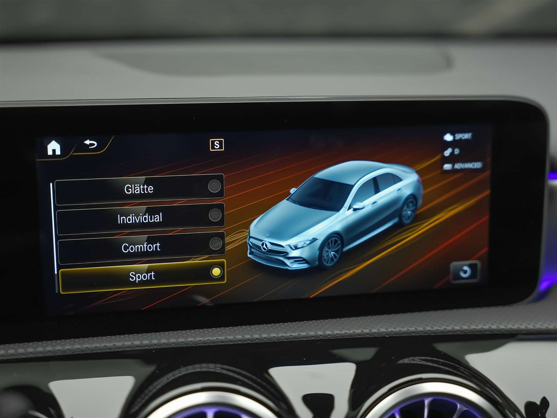 MERCEDES-BENZ A 35 AMG 4Matic Speedshift *Limousine*CH Auto*el. Sitze*360° Kamera*-image-39