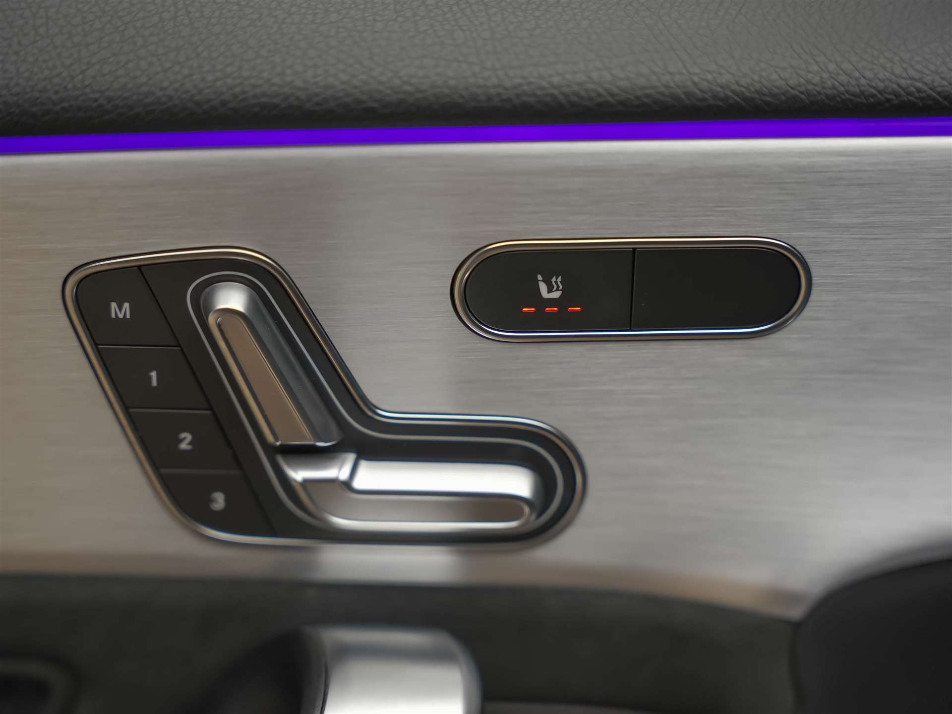 MERCEDES-BENZ A 35 AMG 4Matic Speedshift *Limousine*CH Auto*el. Sitze*360° Kamera*-image-20
