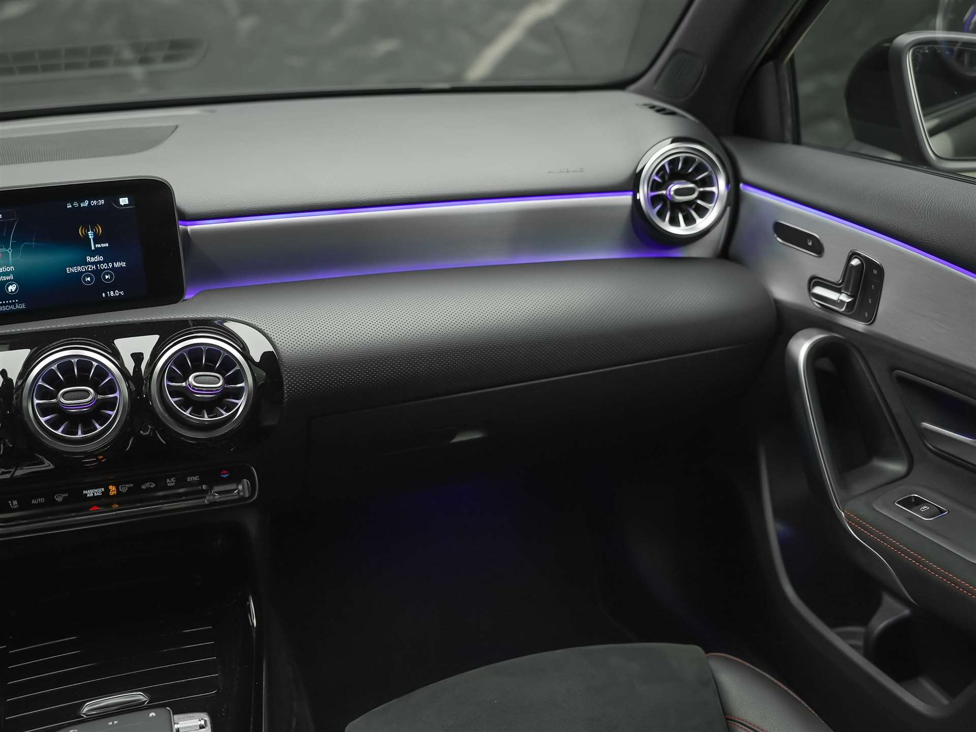 MERCEDES-BENZ A 35 AMG 4Matic Speedshift *Limousine*CH Auto*el. Sitze*360° Kamera*-image-23