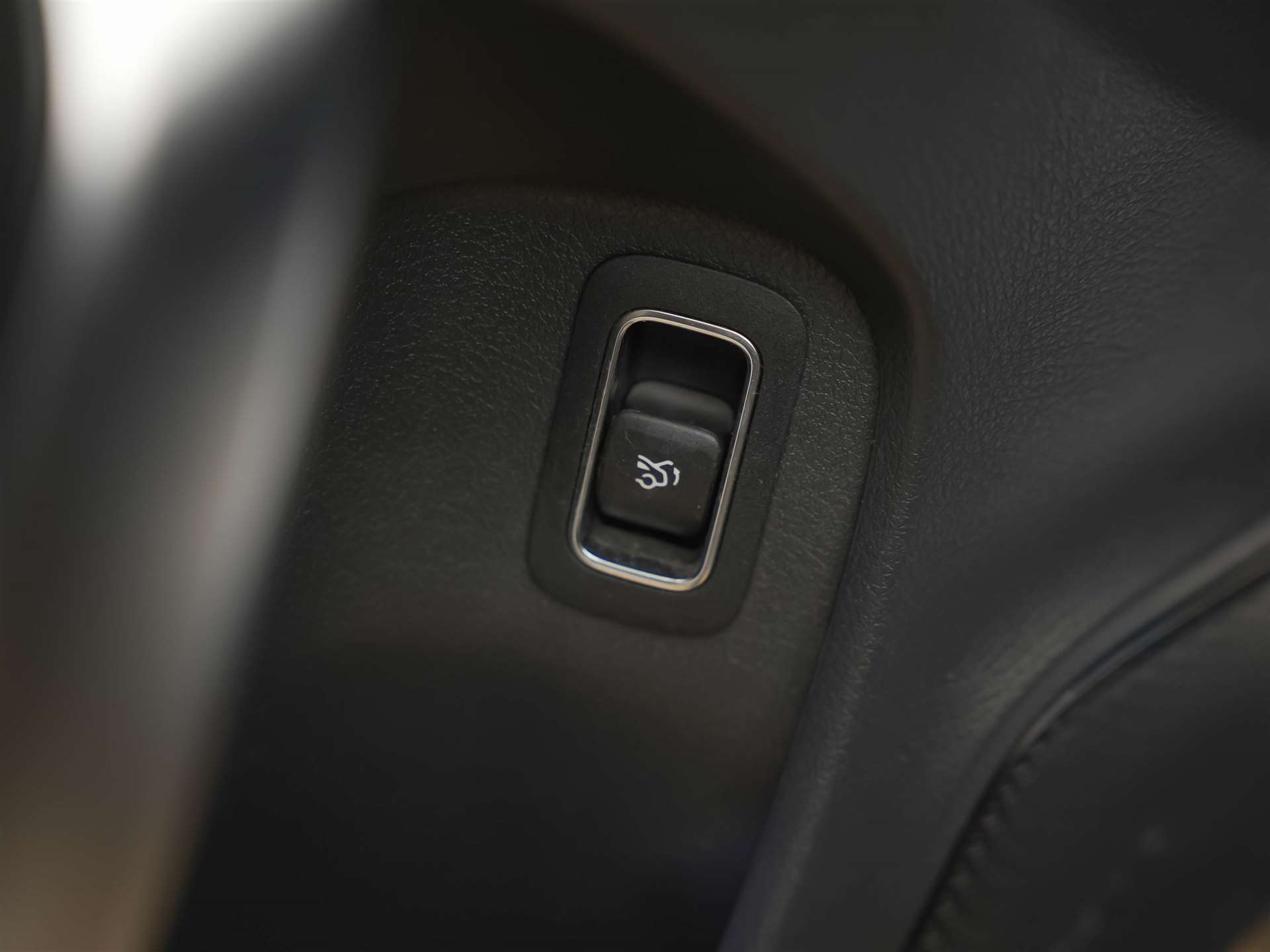 MERCEDES-BENZ A 35 AMG 4Matic Speedshift *Limousine*CH Auto*el. Sitze*360° Kamera*-image-21