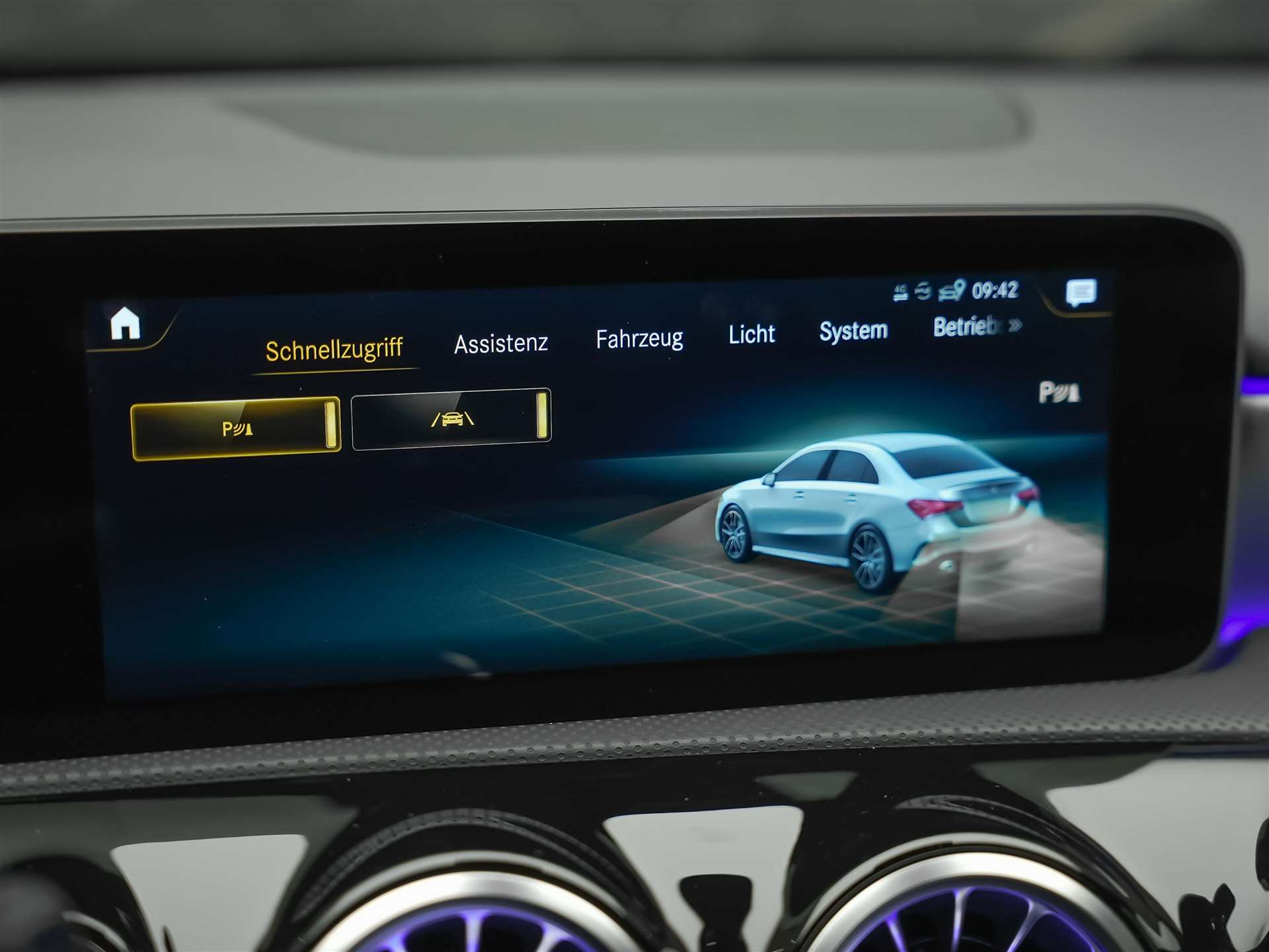 MERCEDES-BENZ A 35 AMG 4Matic Speedshift *Limousine*CH Auto*el. Sitze*360° Kamera*-image-40