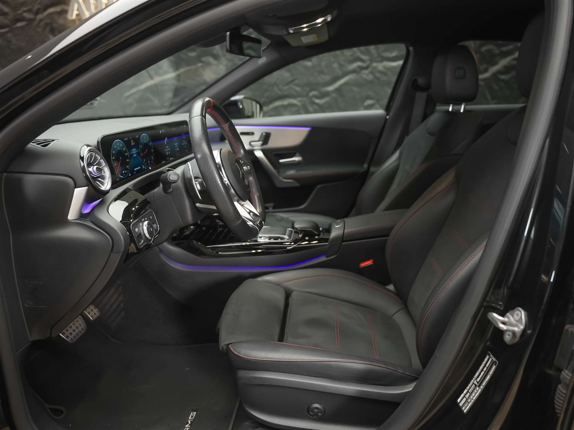 MERCEDES-BENZ A 35 AMG 4Matic Speedshift *Limousine*CH Auto*el. Sitze*360° Kamera*-image-9