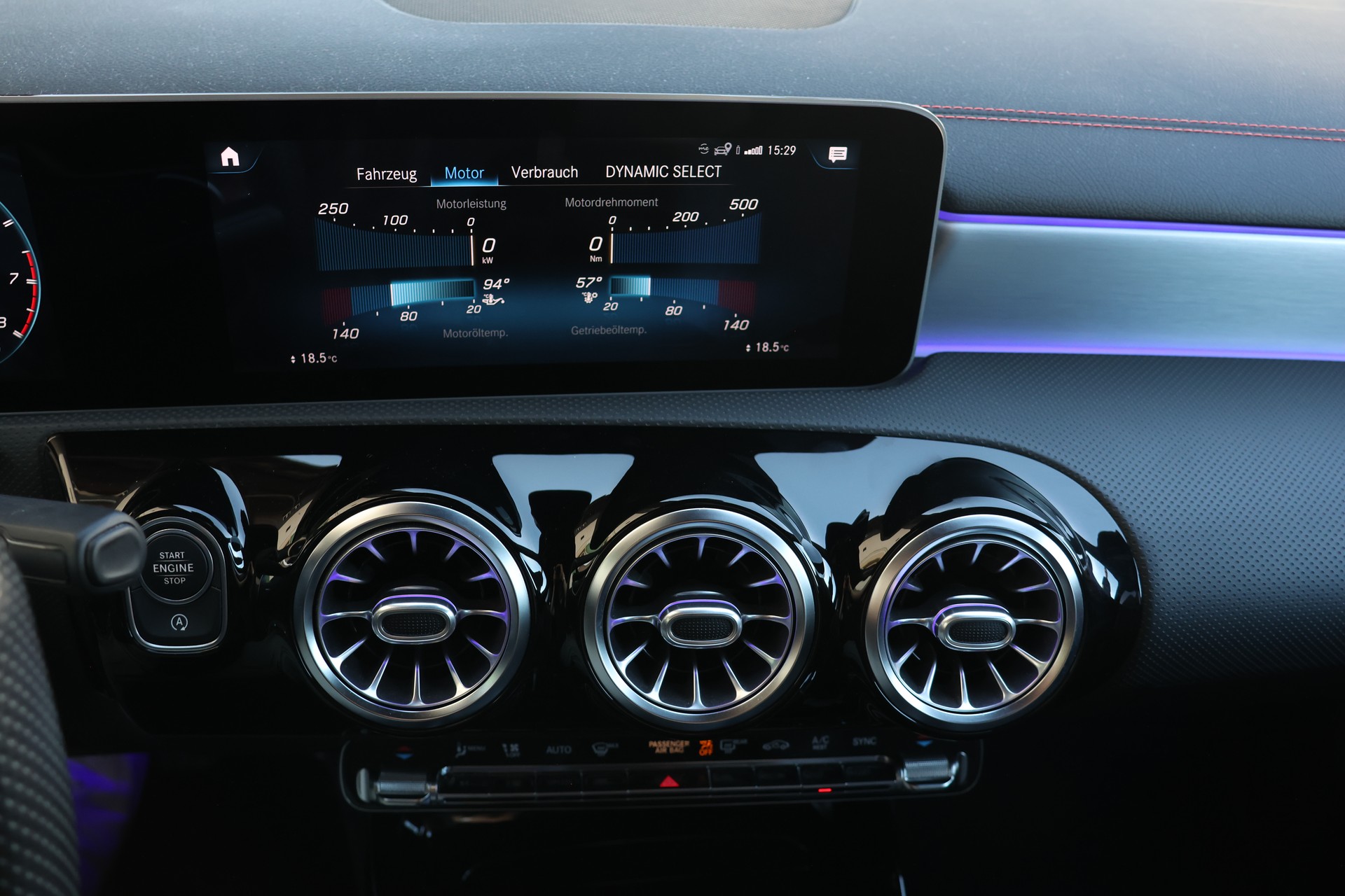 MERCEDES-BENZ CLA Shooting Brake 35 AMG 4Matic 7G-DCT-image-21