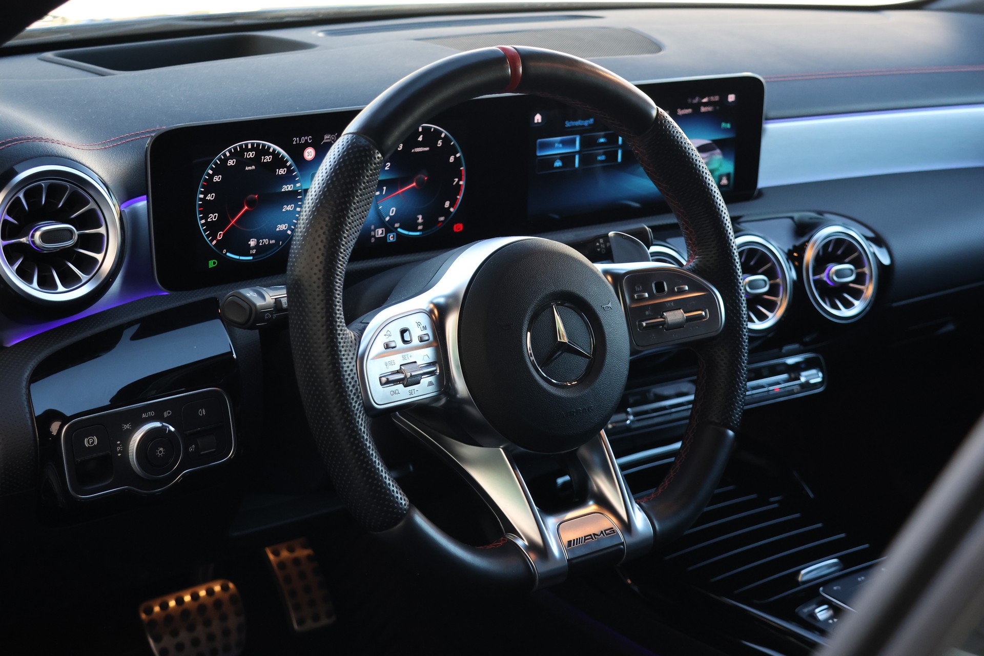 MERCEDES-BENZ CLA Shooting Brake 35 AMG 4Matic 7G-DCT-image-26
