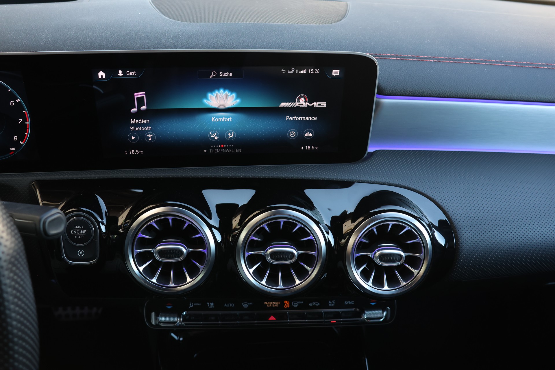 MERCEDES-BENZ CLA Shooting Brake 35 AMG 4Matic 7G-DCT-image-16