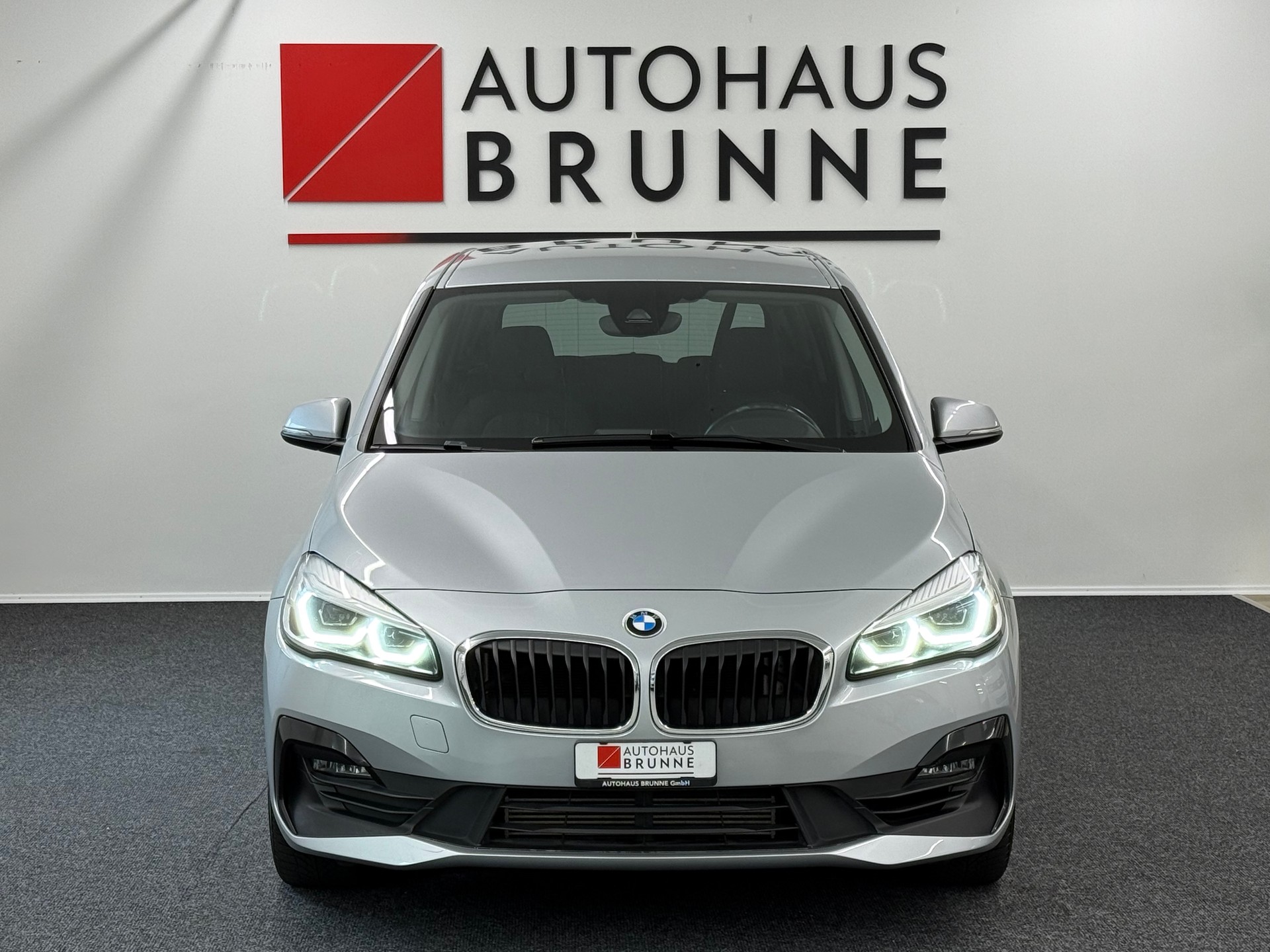 BMW 218i Gran Tourer Steptronic 7-Plätzer-showroom-element-1