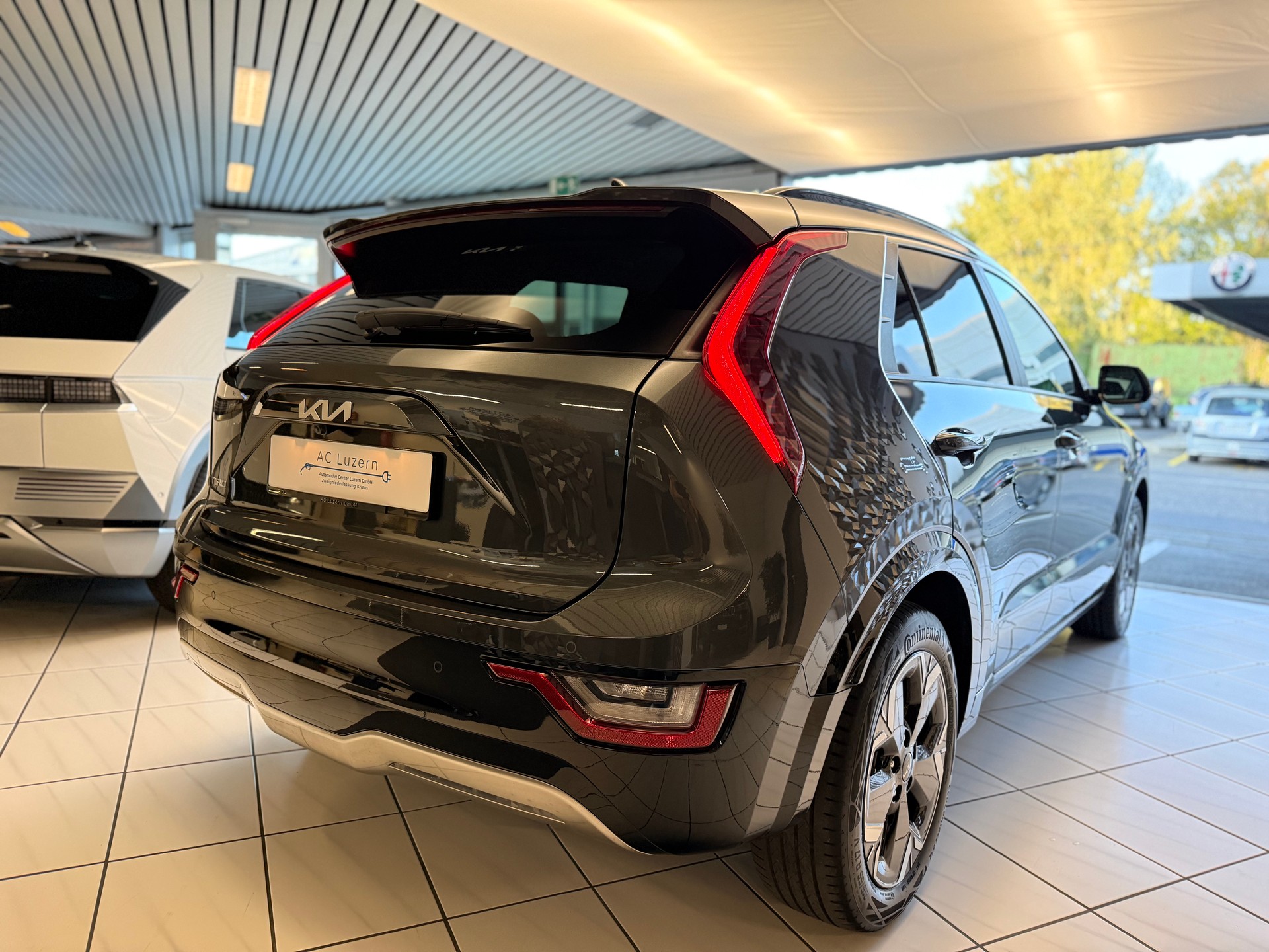 KIA Niro EV 64,8 kWh Style | CH-Fahrzeug mit 7 Jahren Werksgarantie-showroom-element-3