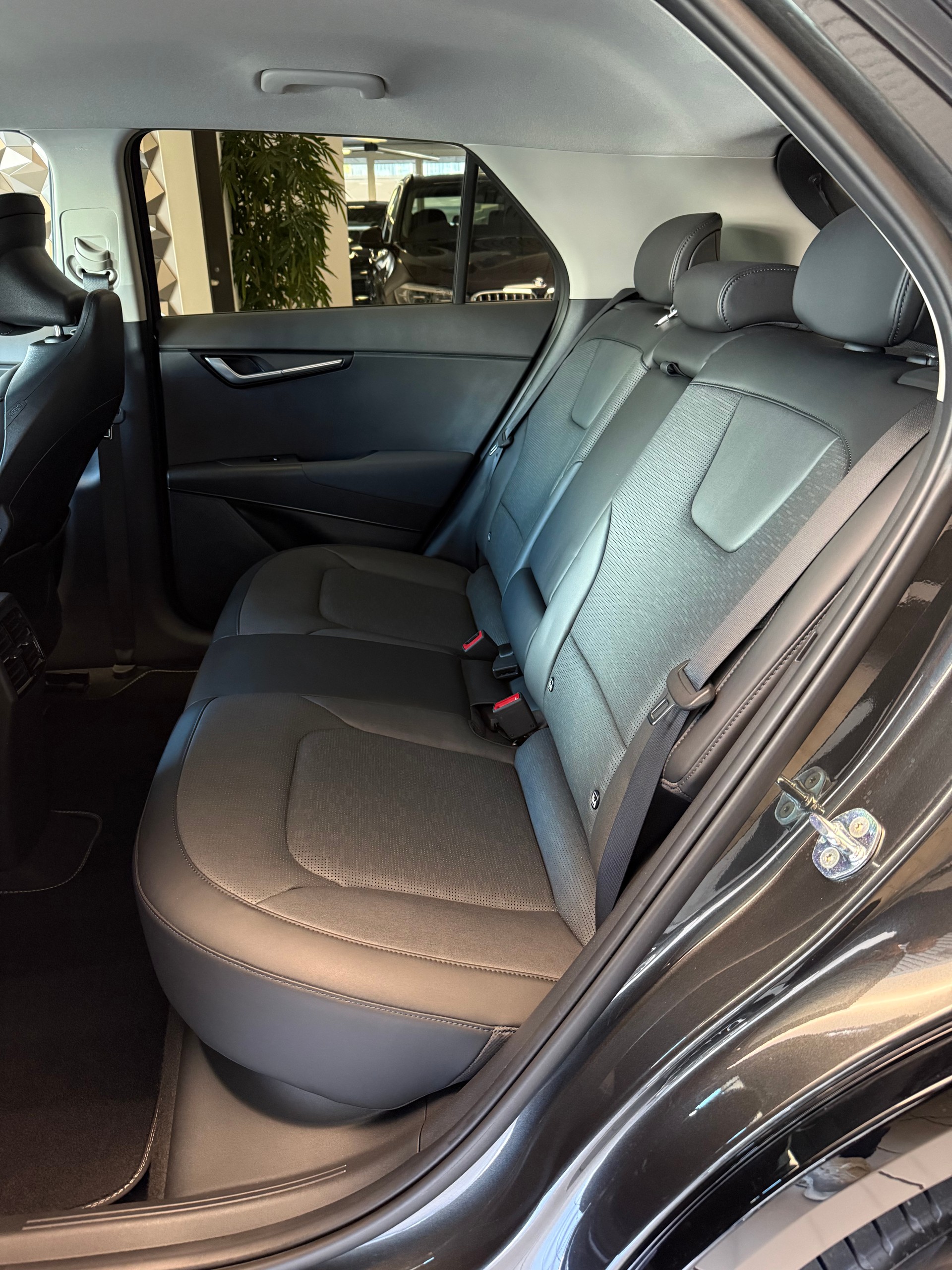 KIA Niro EV 64,8 kWh Style | CH-Fahrzeug mit 7 Jahren Werksgarantie-image-8