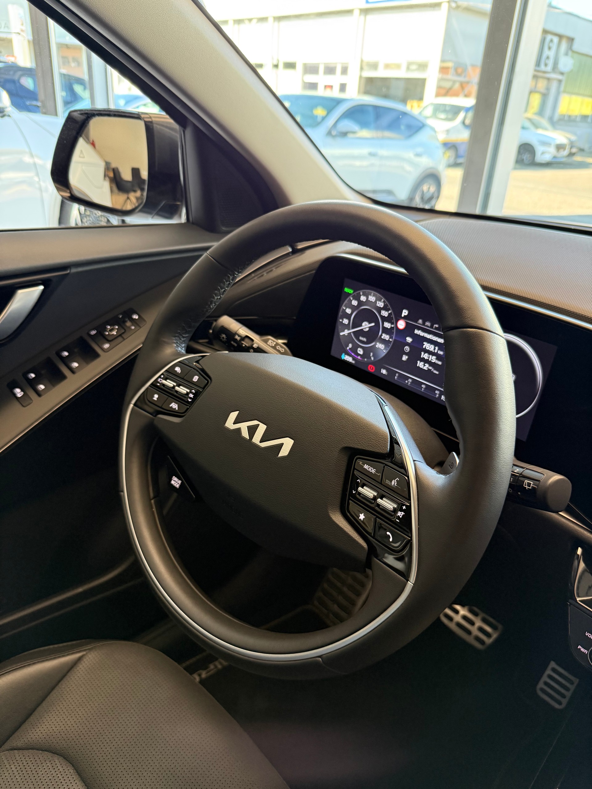 KIA Niro EV 64,8 kWh Style | CH-Fahrzeug mit 7 Jahren Werksgarantie-image-16
