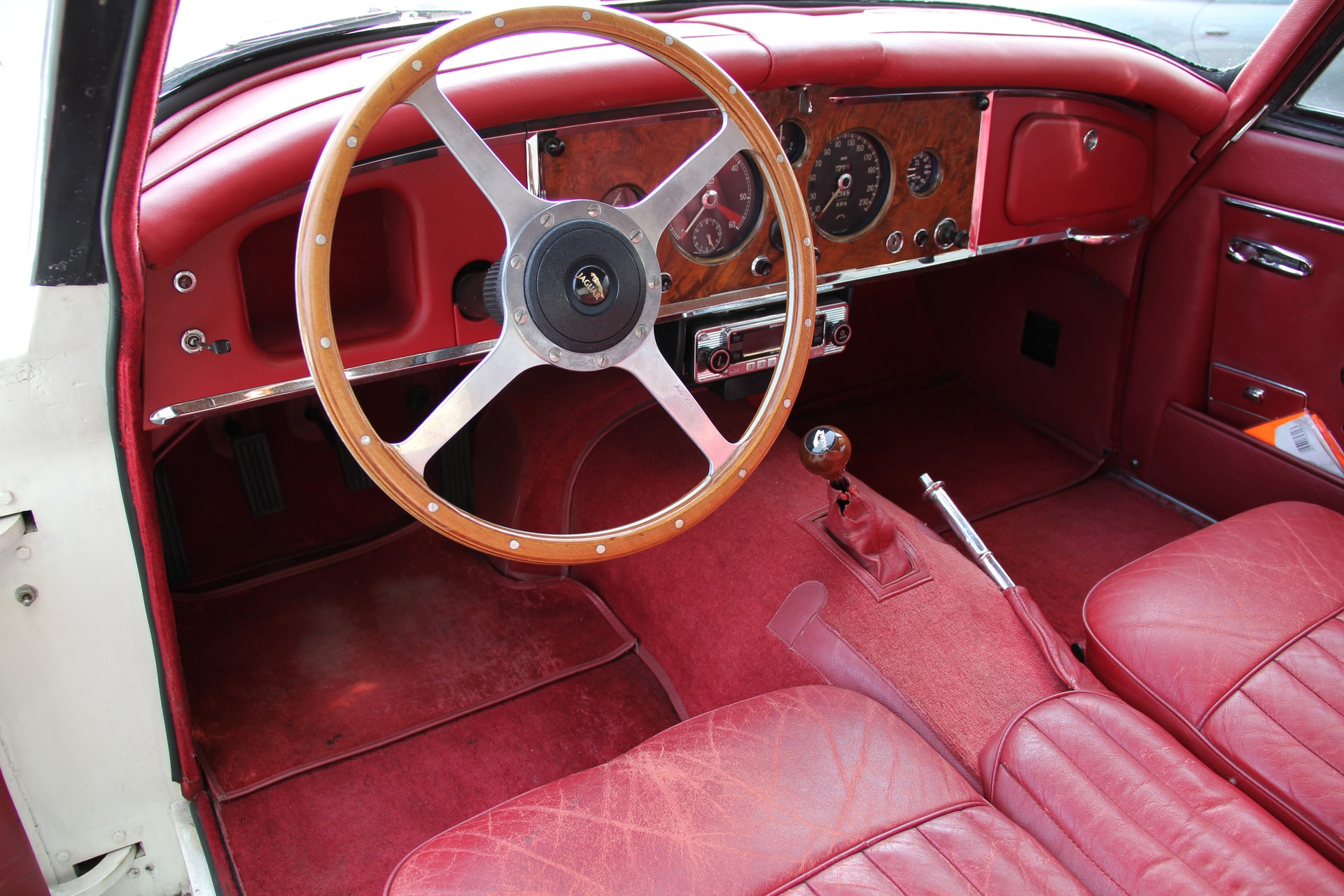 JAGUAR XK150-image-6